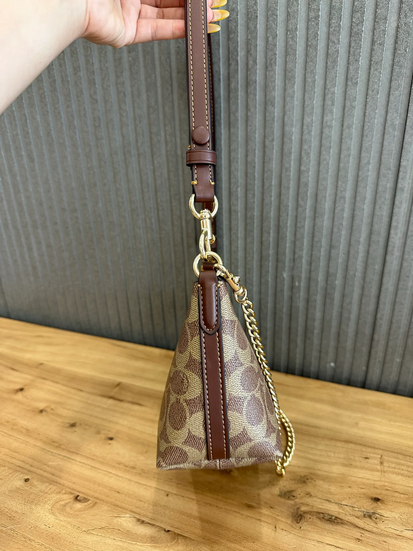 Women's Classic Handbags COACH 18364973