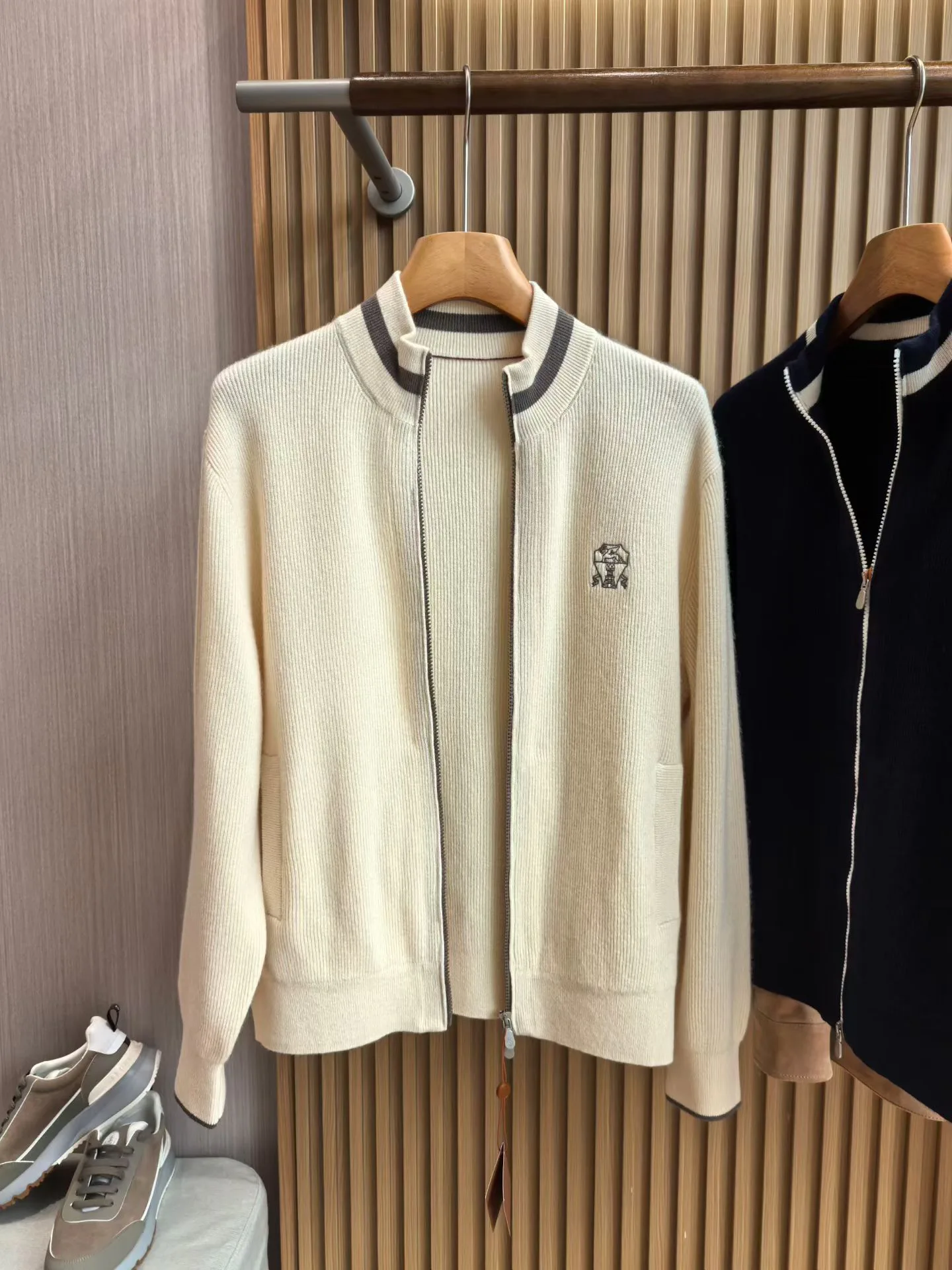 Men's Jumpers And Sweaters BRUNELLO CUCINELLI 18083997