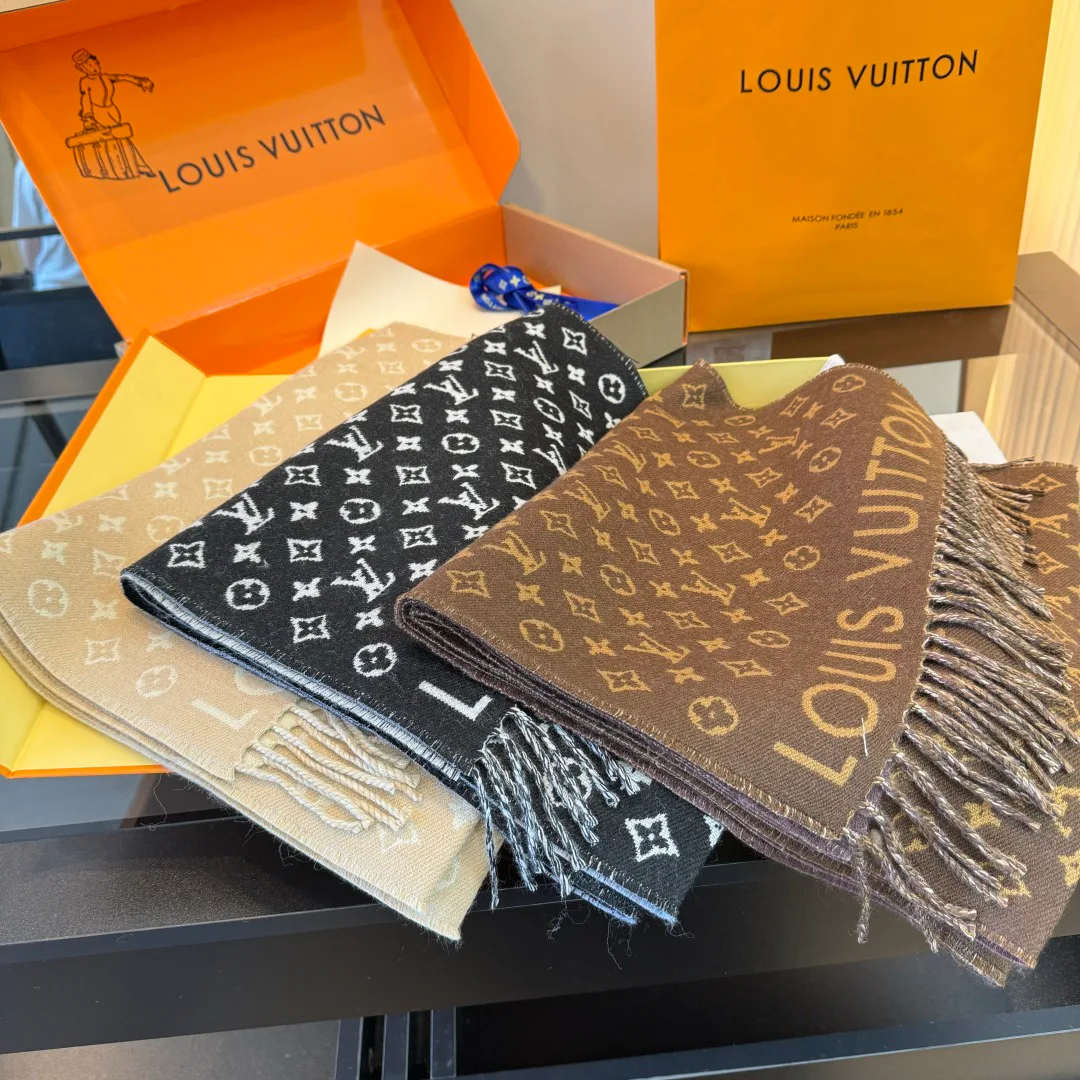 Scarves LOUIS VUITTON 18003240
