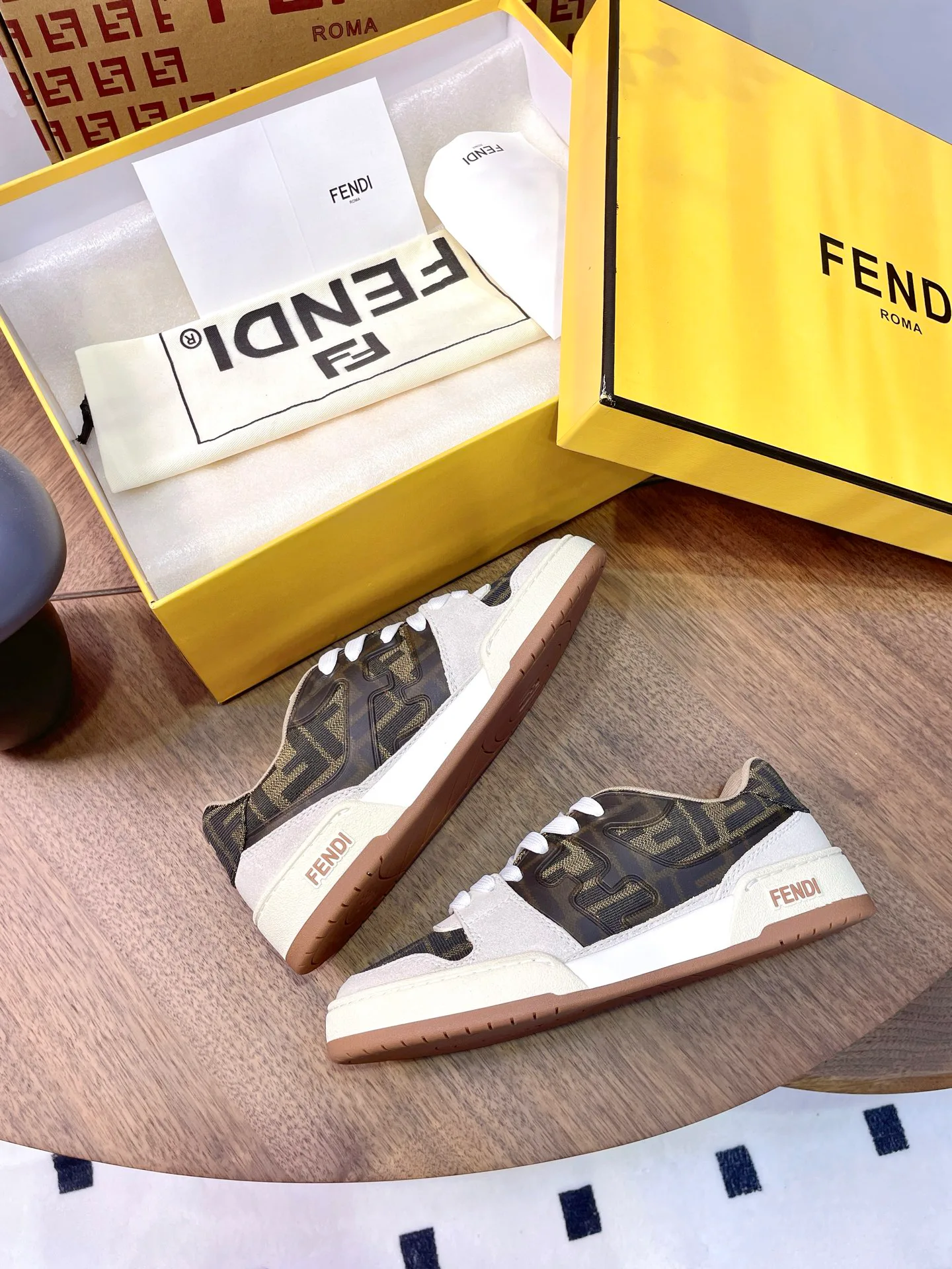 Women's Sneakers FENDI 17957349