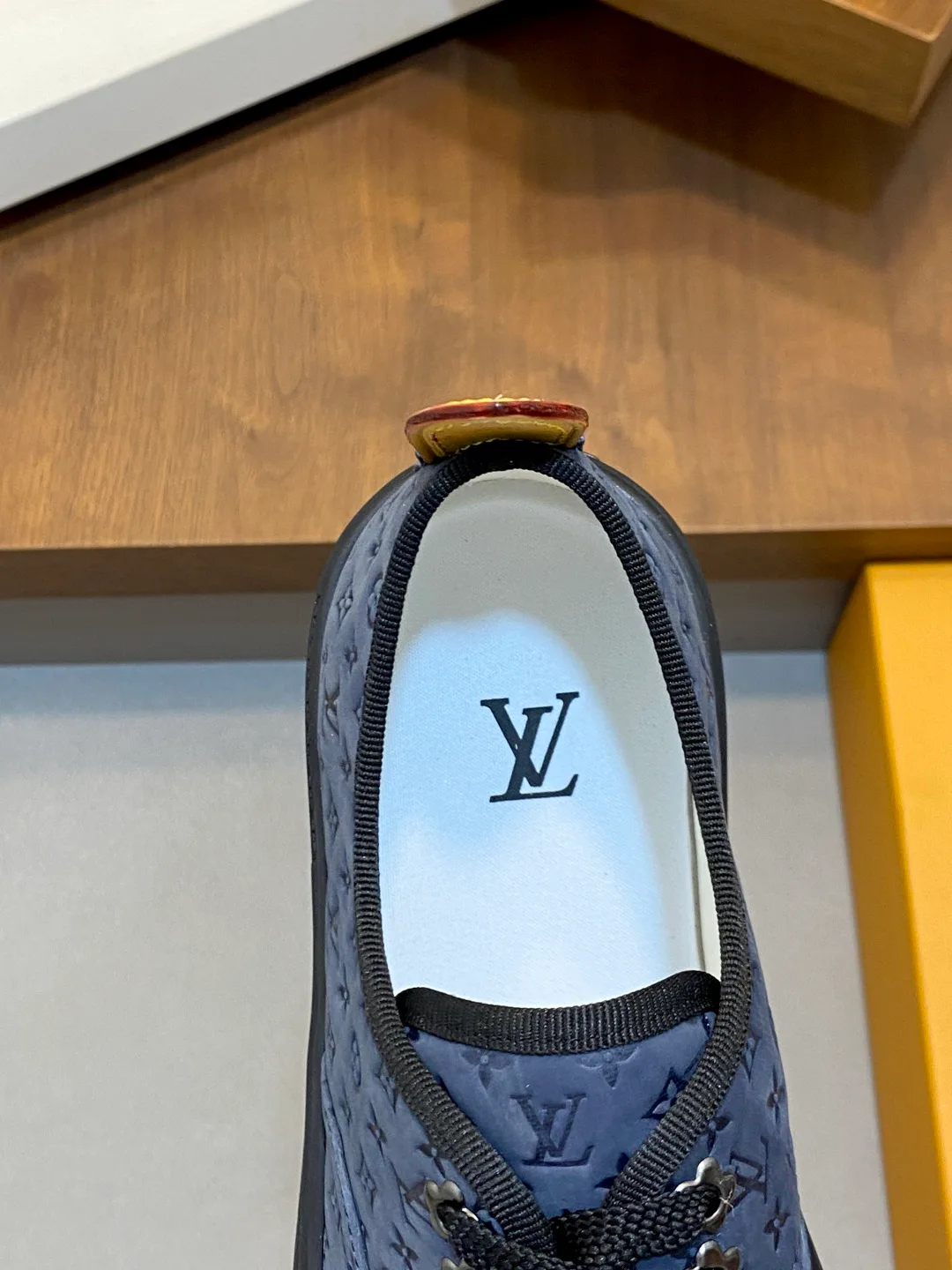 Кроссовки Мужские Louis Vuitton 18641940