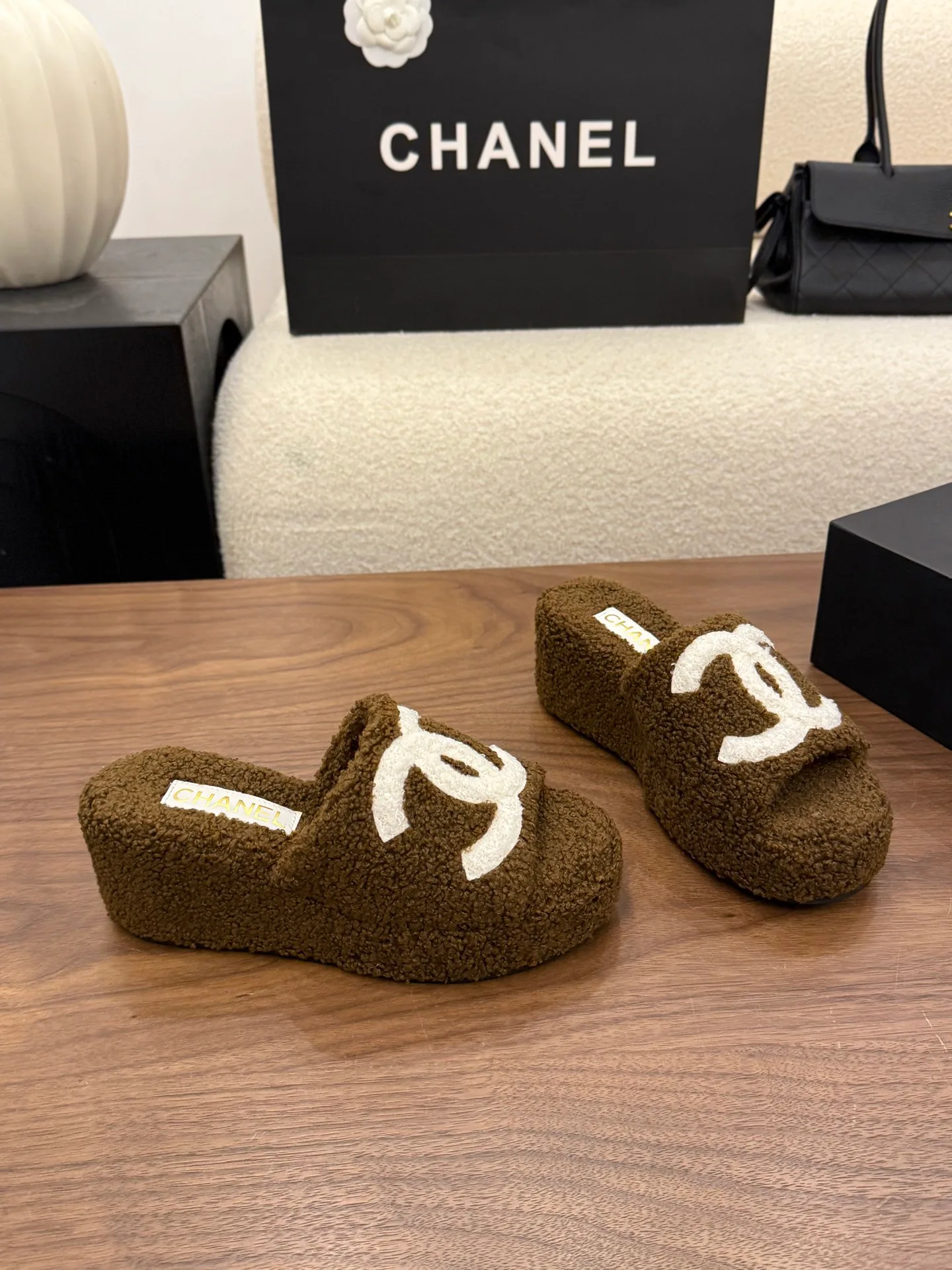 Women's Slippers CHANEL 18440716