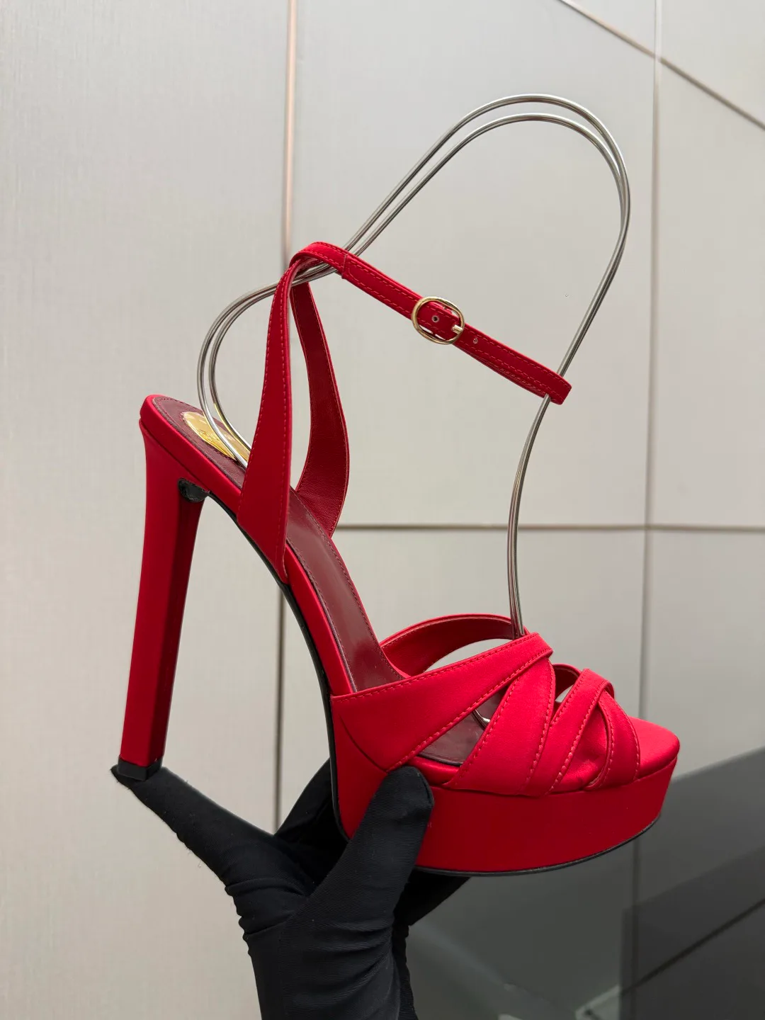 Women's Open-Toe Sandals SAINT LAURENT 18049030