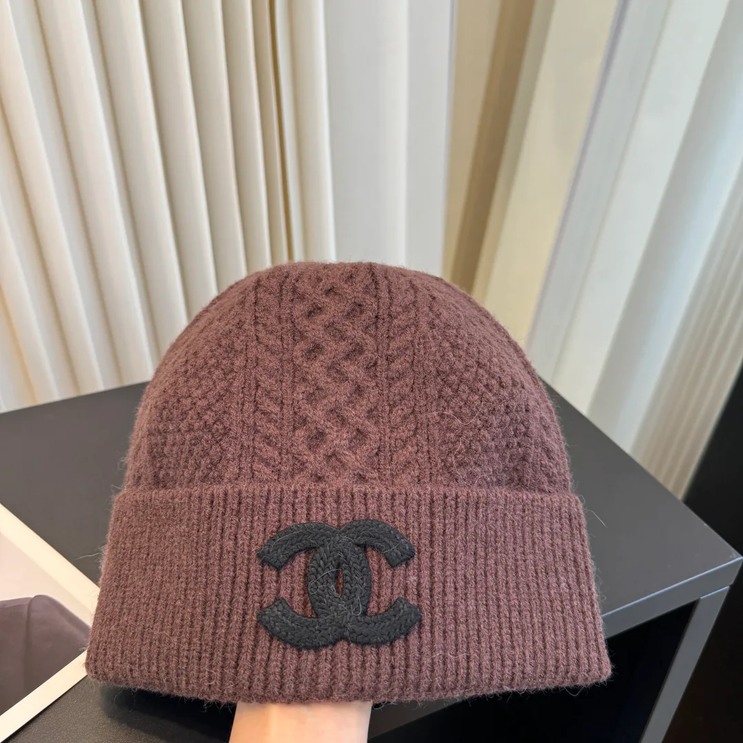 Hats CHANEL 18093252