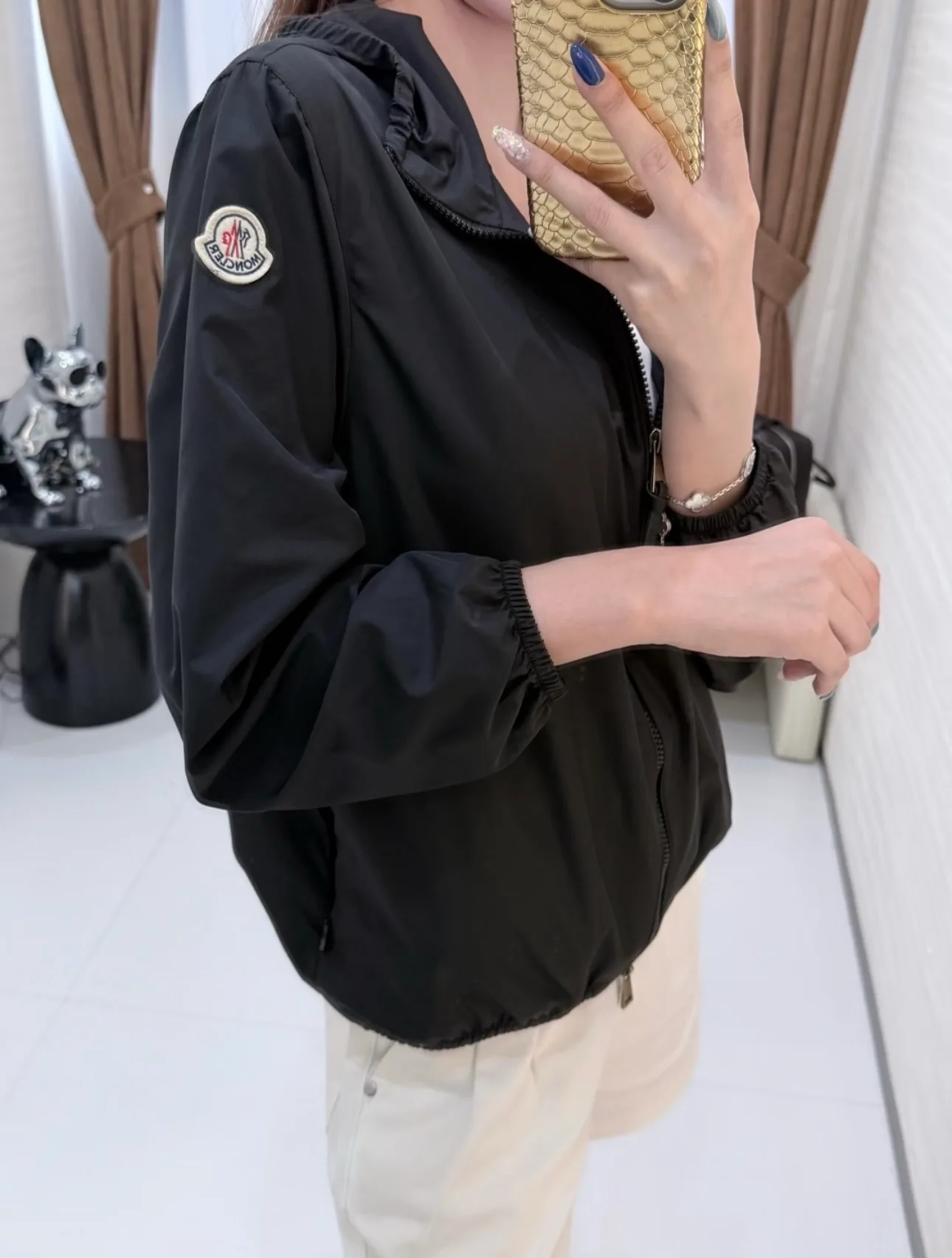 Women's Jackets And Down Jackets MONCLER 17288107