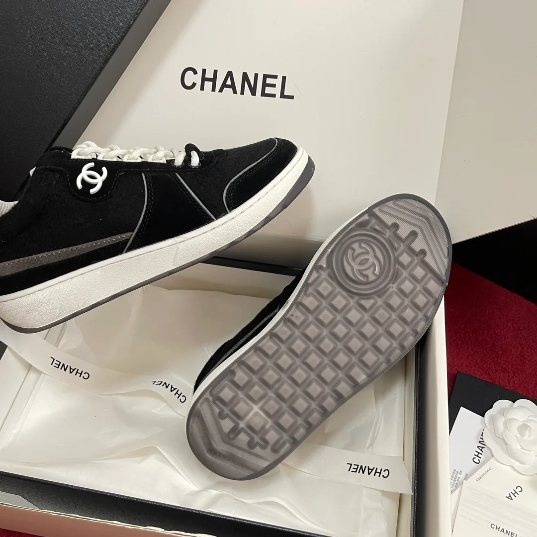 Women's Sneakers CHANEL 18195103