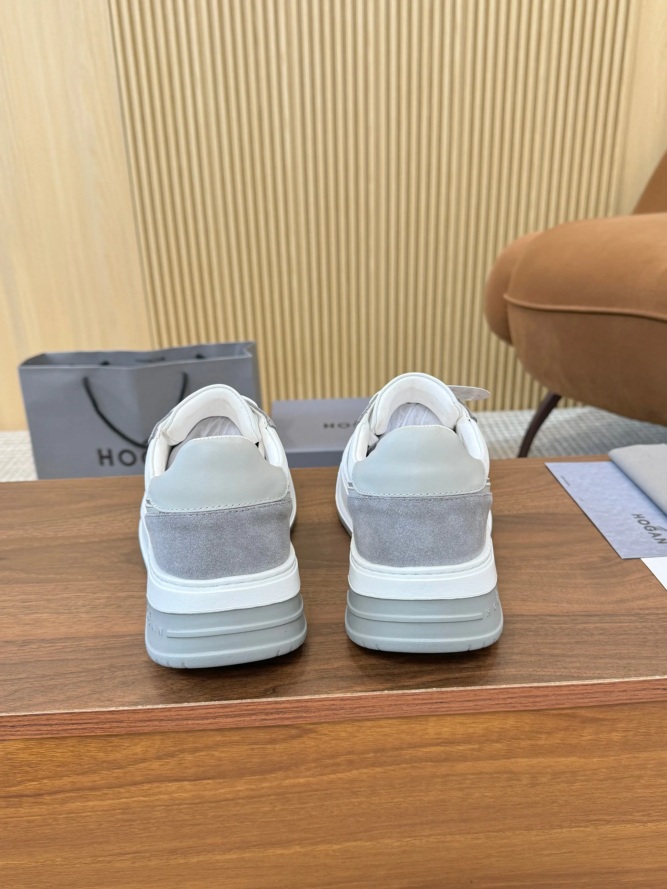 Women's Sneakers HOGAN 17827629