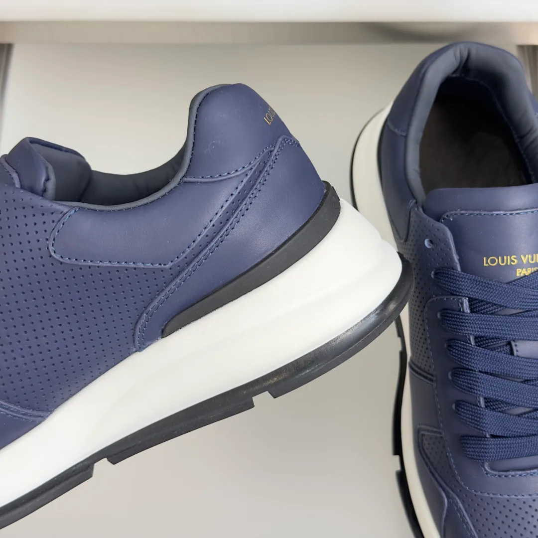 Men's Sneakers LOUIS VUITTON 17950792