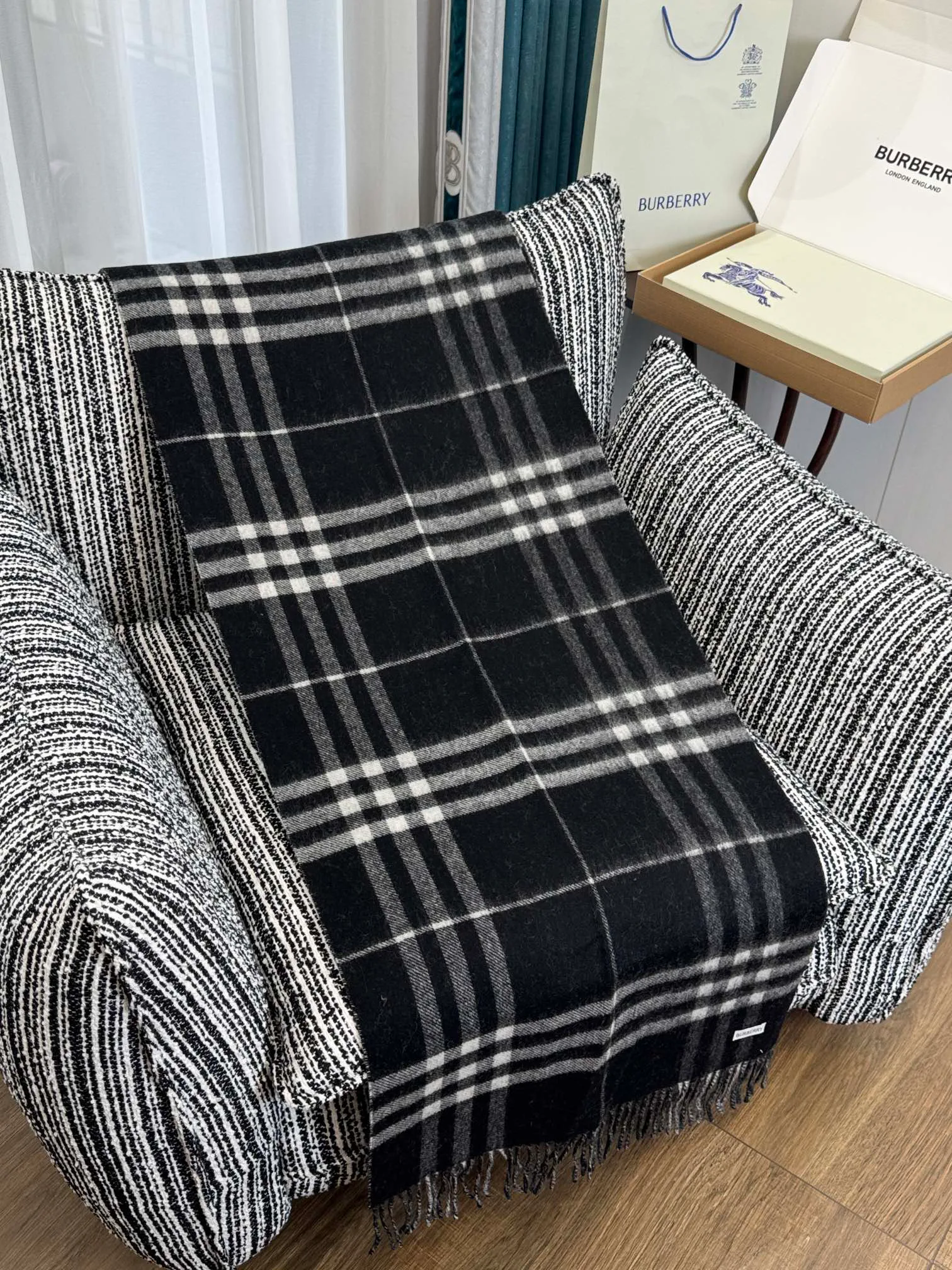 Scarves BURBERRY 18287428