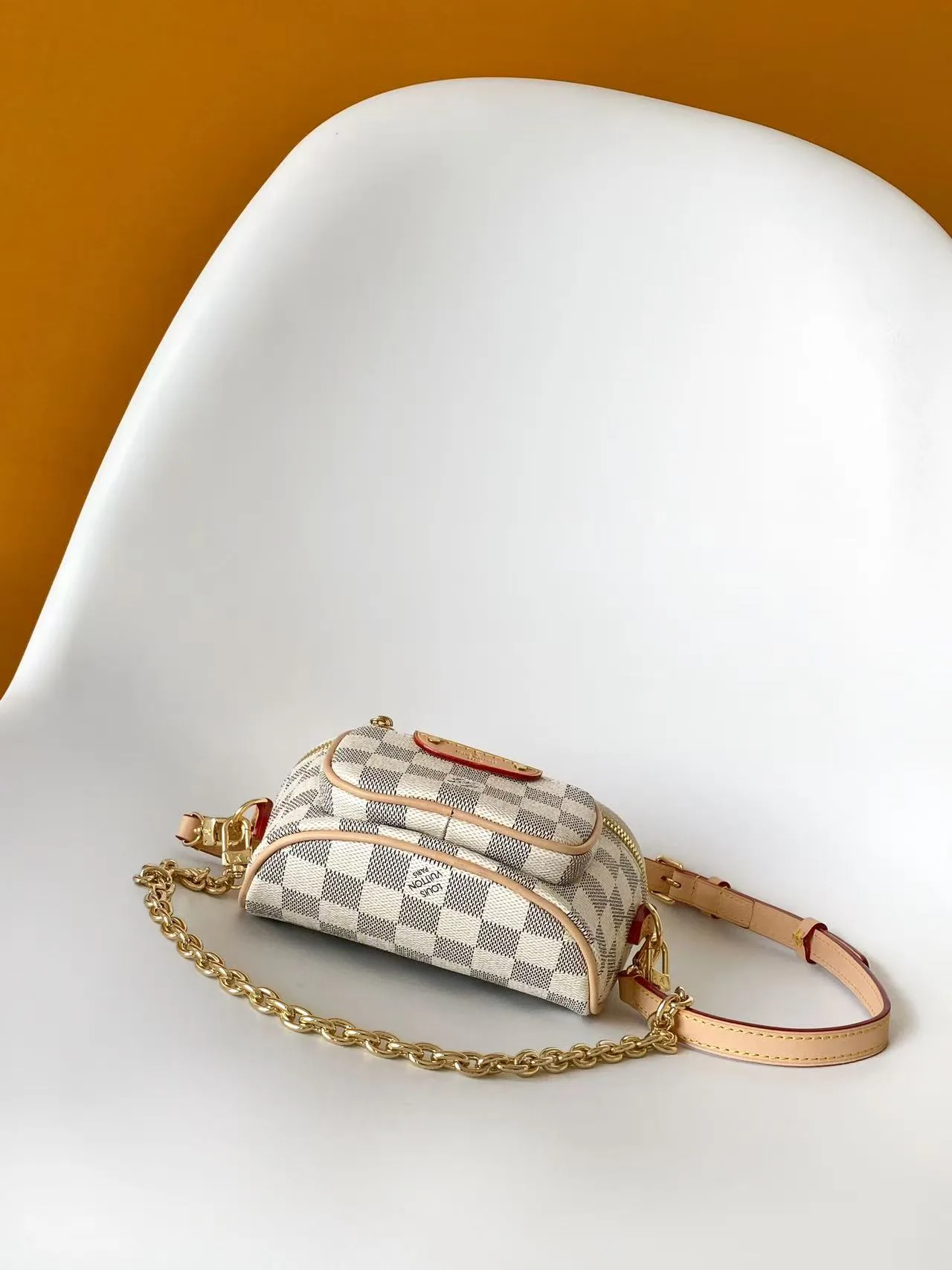 Women's Shoulder Bags LOUIS VUITTON 18362294