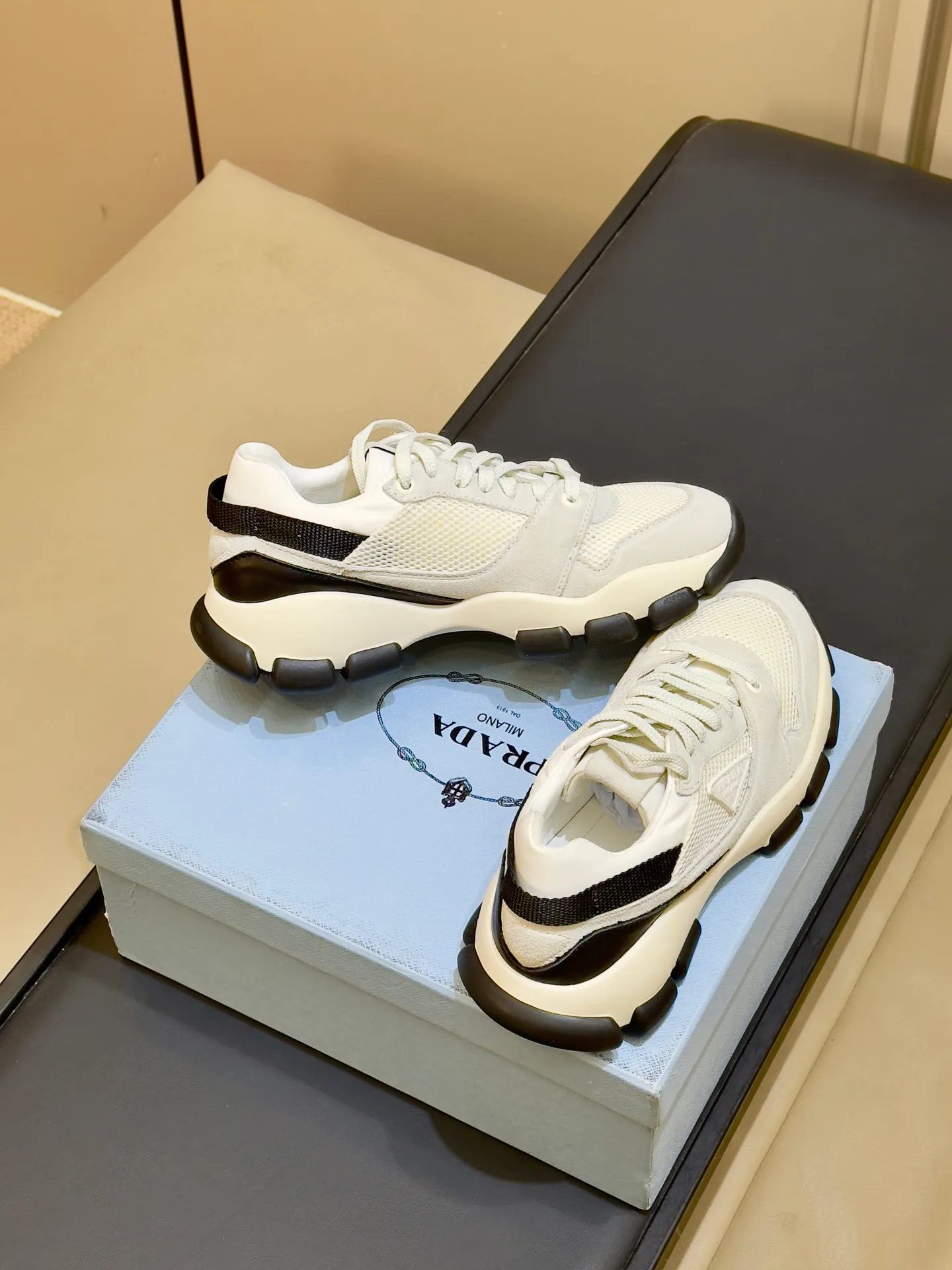 Women's Sneakers PRADA 18073432