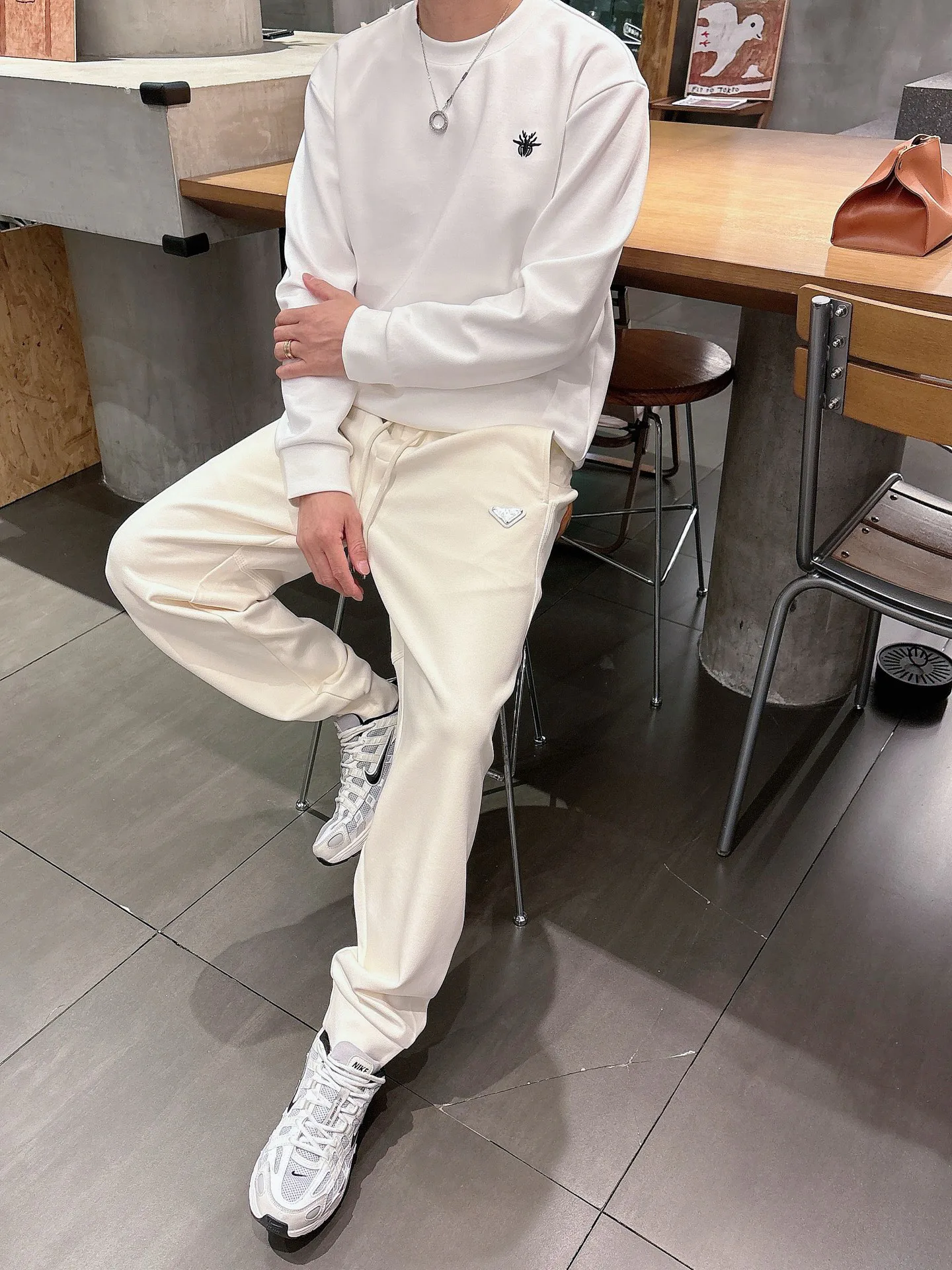 Men's Trousers PRADA 18399238