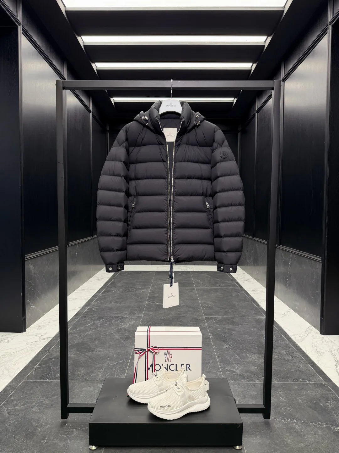Men's Jackets And Down Jackets MONCLER 18416881