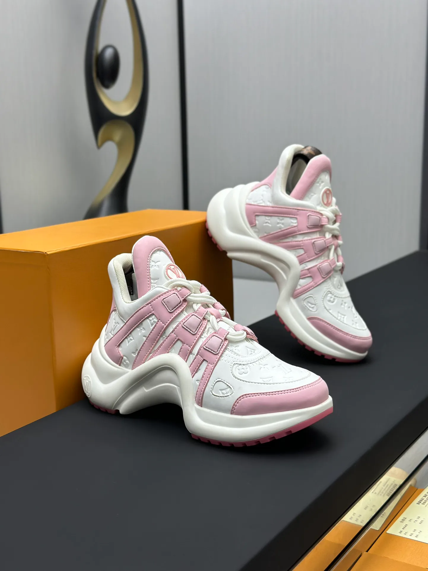 Women's Sneakers LOUIS VUITTON 18211997