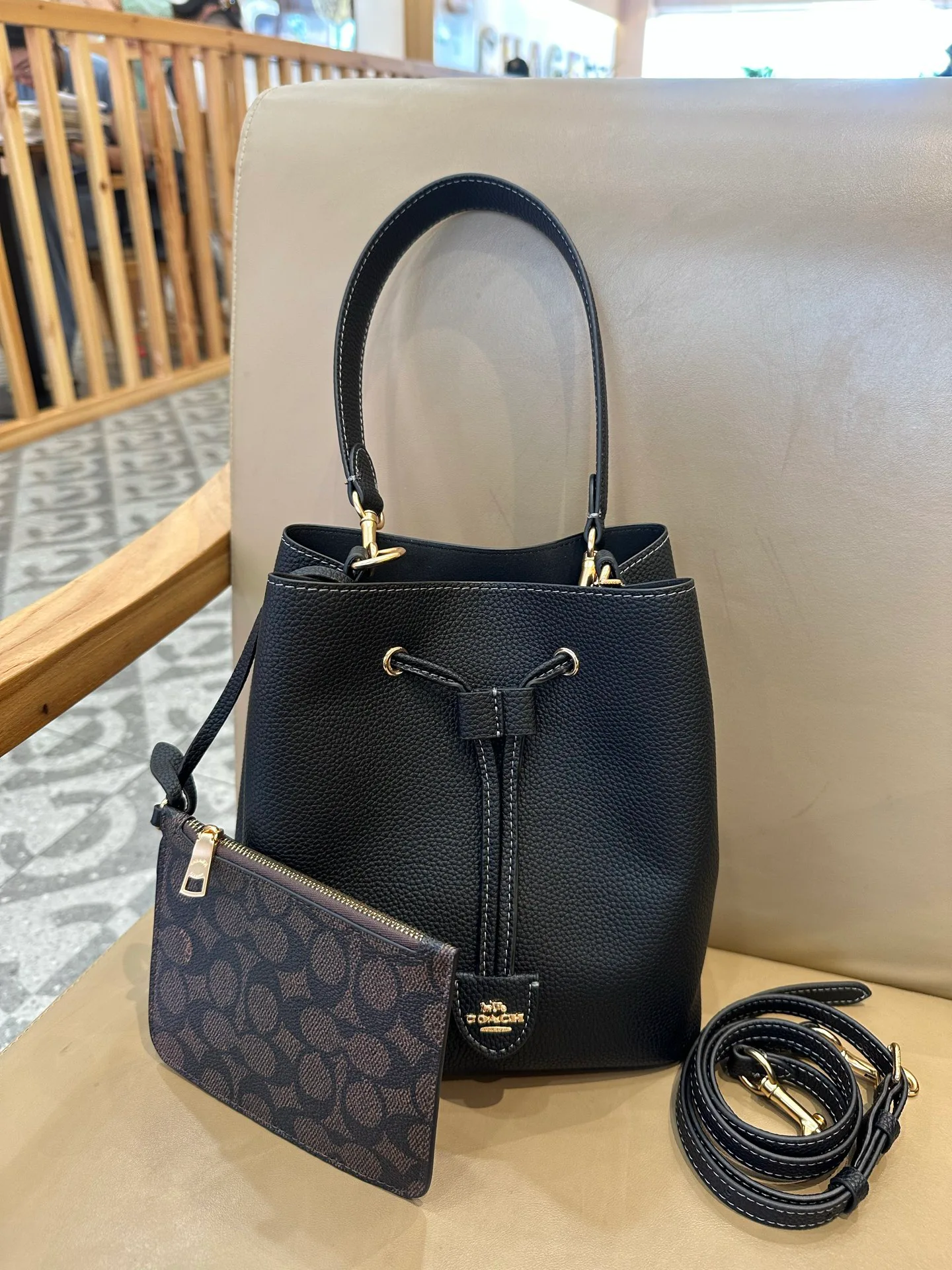 Women's Classic Handbags COACH 17961502