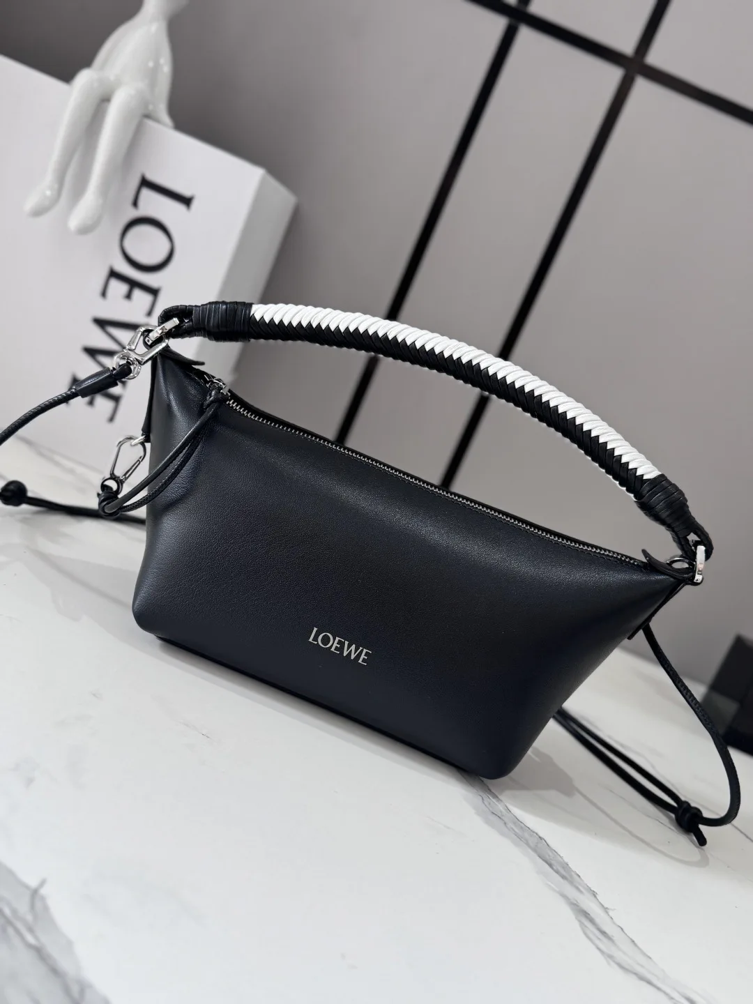 Women's Classic Handbags LOEWE 17678697