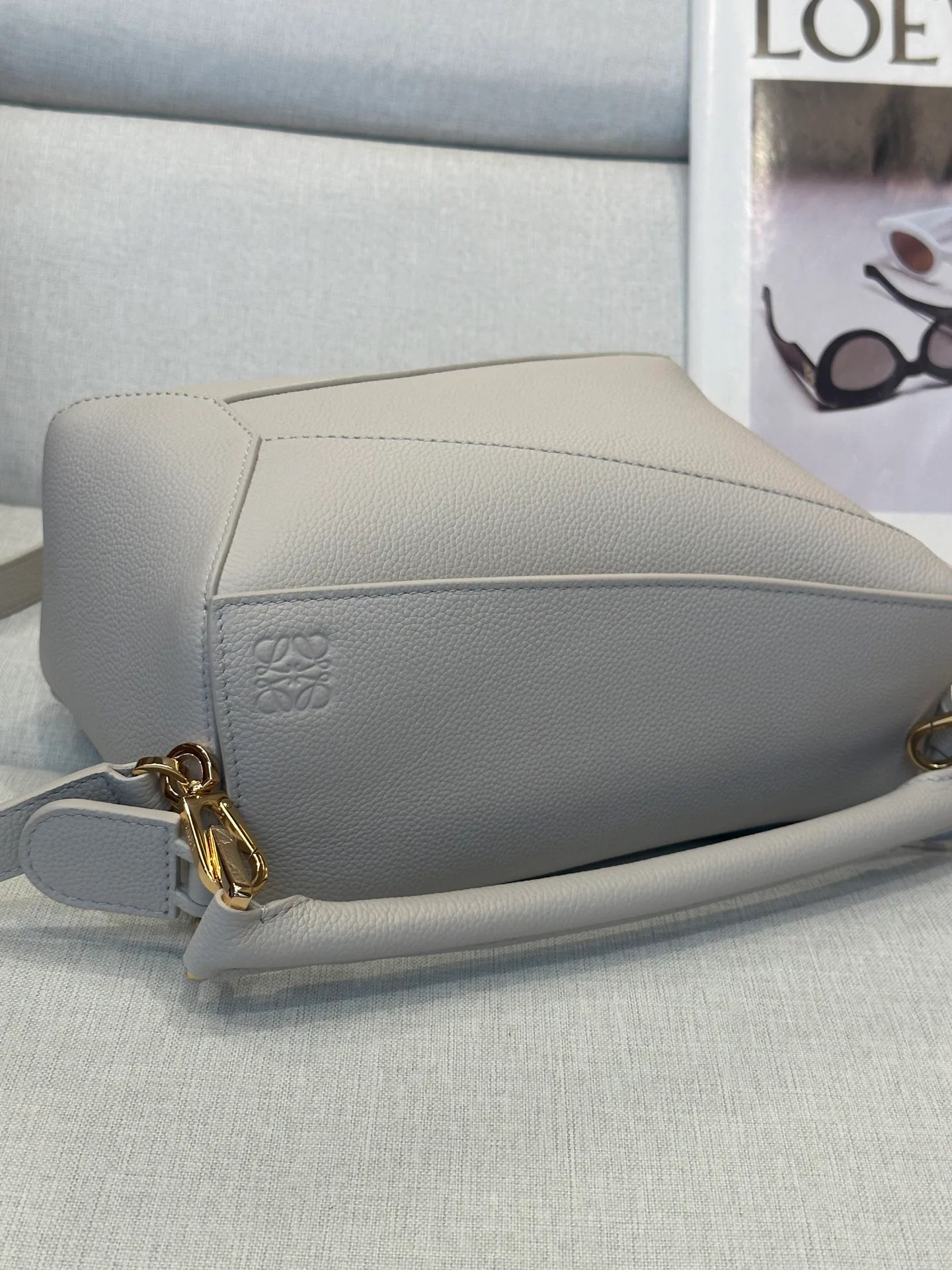 Women's Classic Handbags LOEWE 17839558