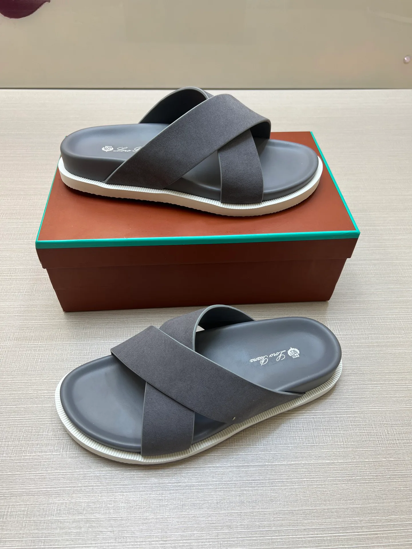 Men's Flip-Flops LORO PIANA 17467070