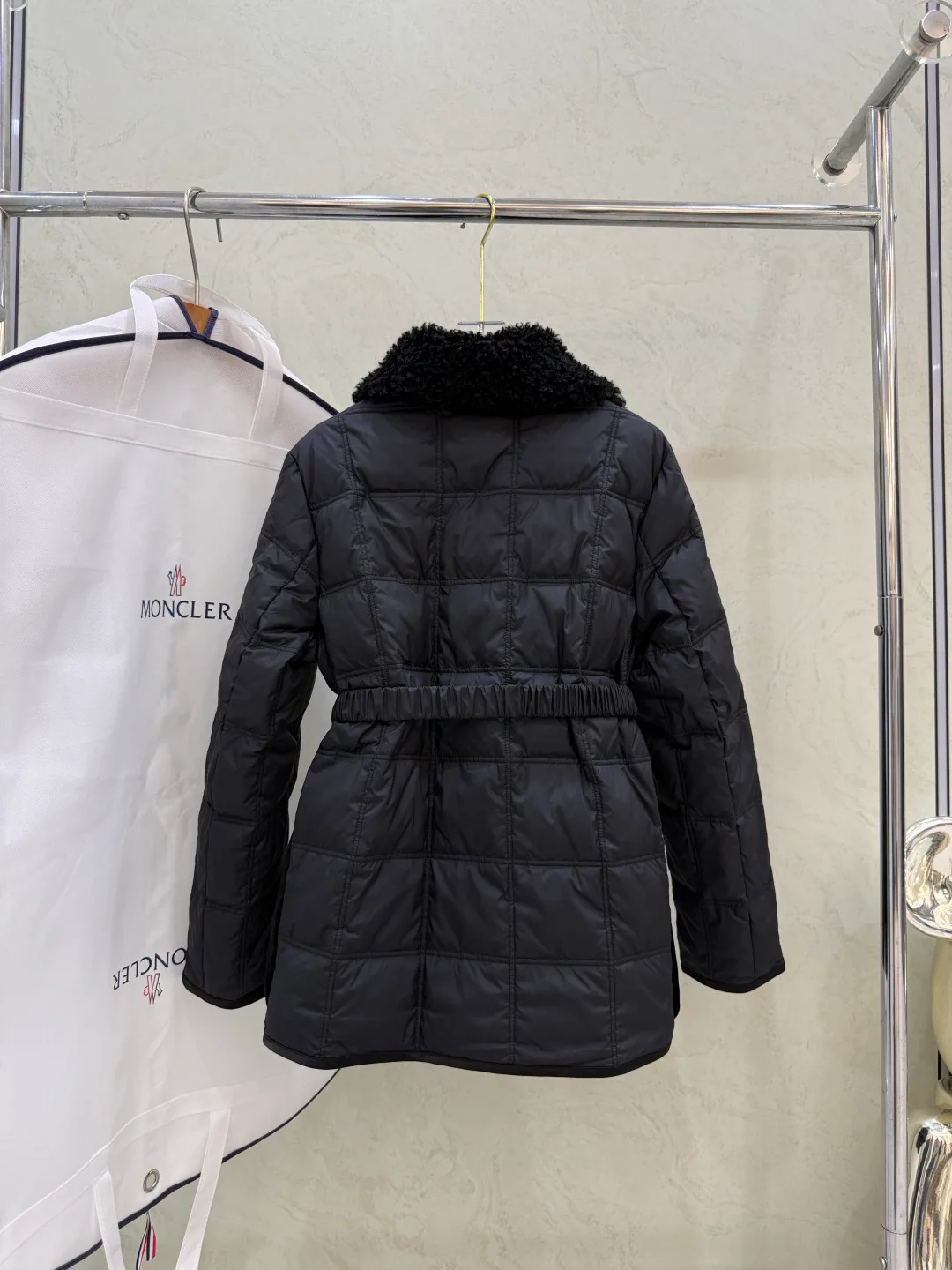 Men's Jackets And Down Jackets MONCLER 17937834