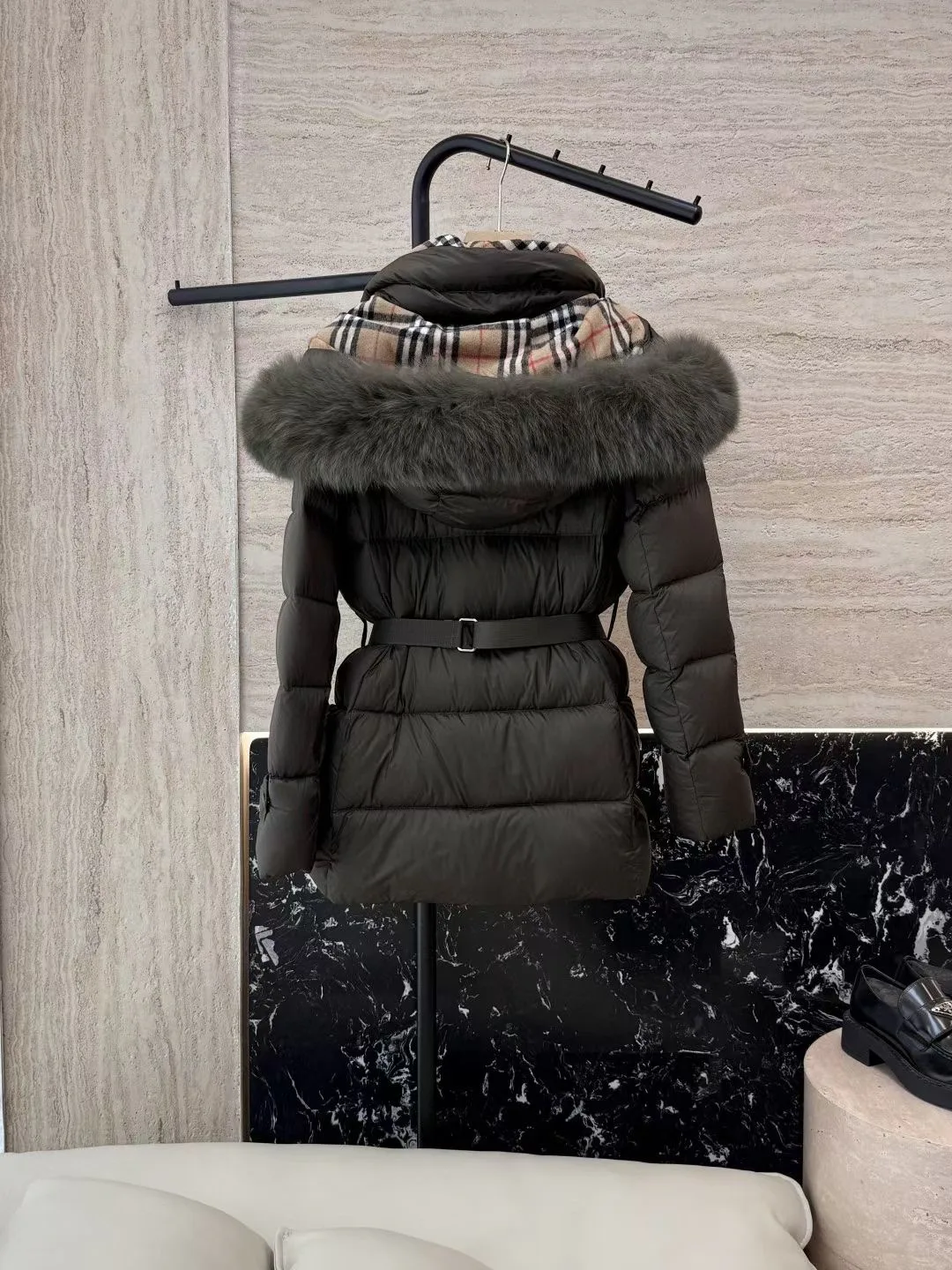 Women's Jackets And Down Jackets BURBERRY 18043118