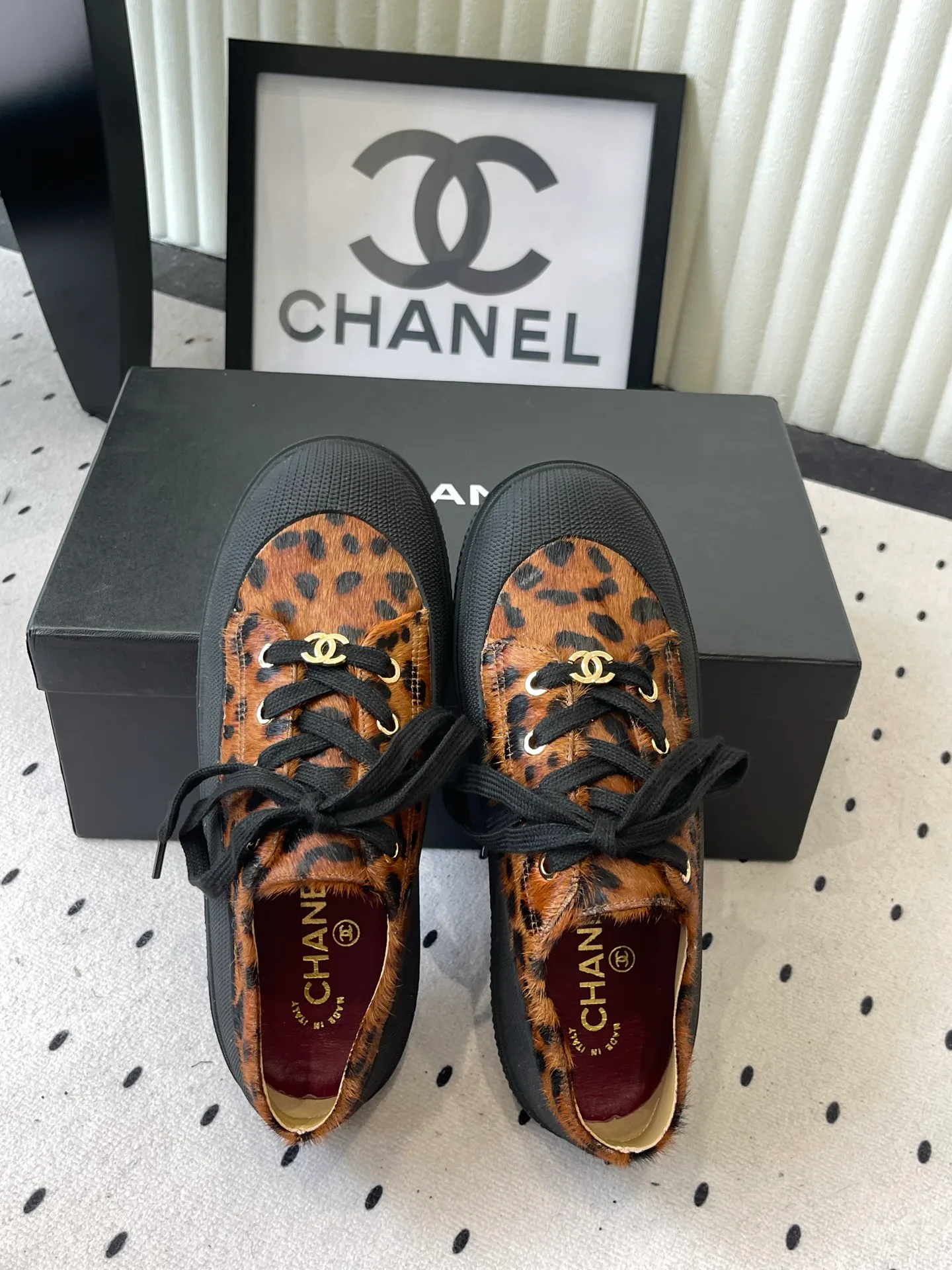 Women's Sneakers CHANEL 18069870