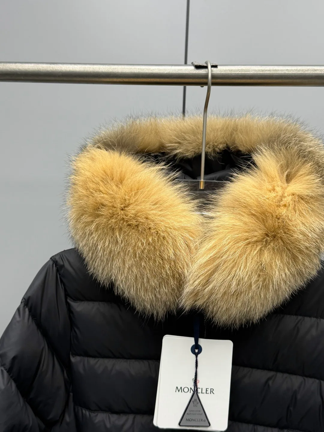 Women's Jackets And Down Jackets MONCLER 18111806