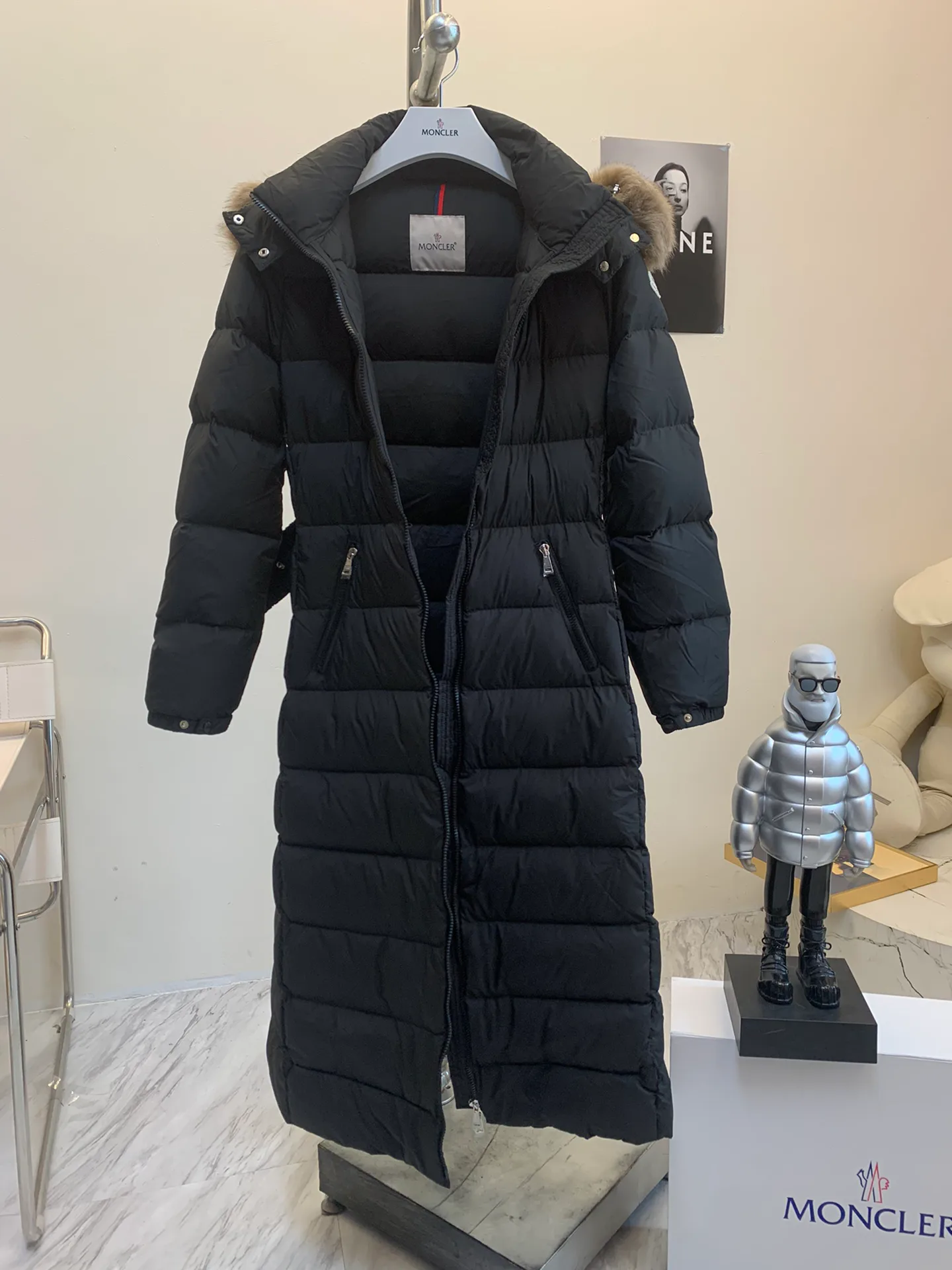 Women's Jackets And Down Jackets MONCLER 18130006