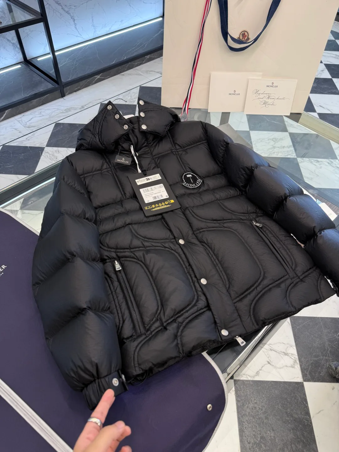 Women's Jackets And Down Jackets MONCLER 18007706