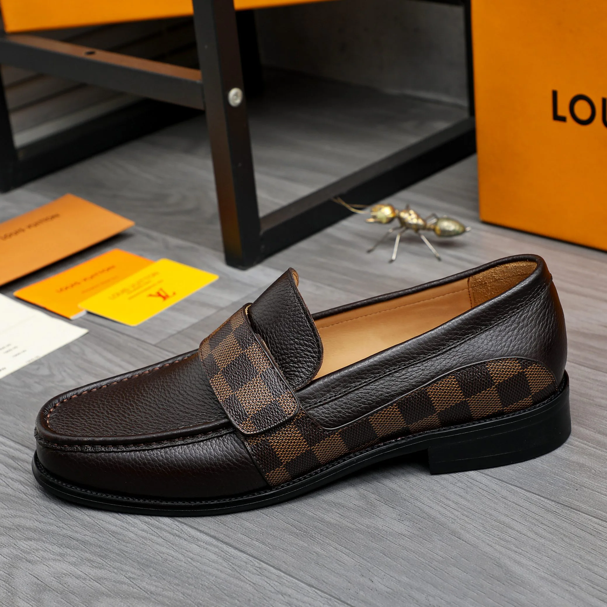 Men's Loafers And Dress Shoes LOUIS VUITTON 17812319