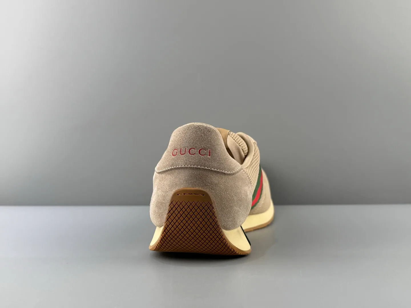 Кроссовки Женские Gucci 18583680