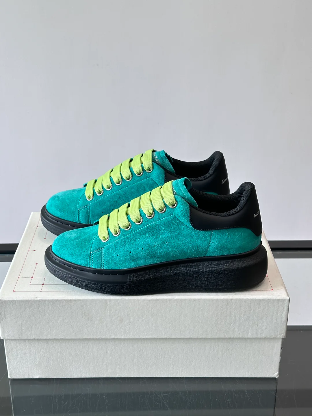 Women's Sneakers ALEXANDER MCQUEEN 17447547