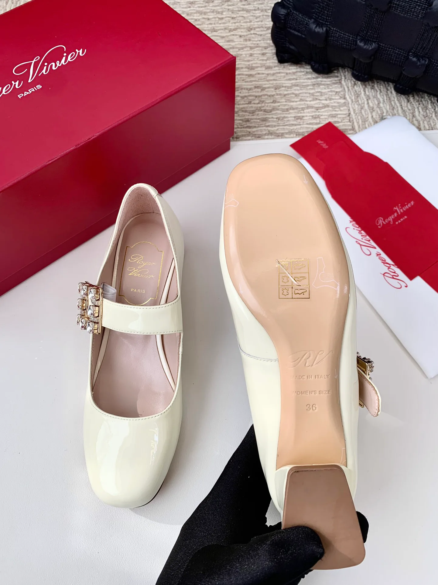 Women's Heels ROGER VIVIER 17990352