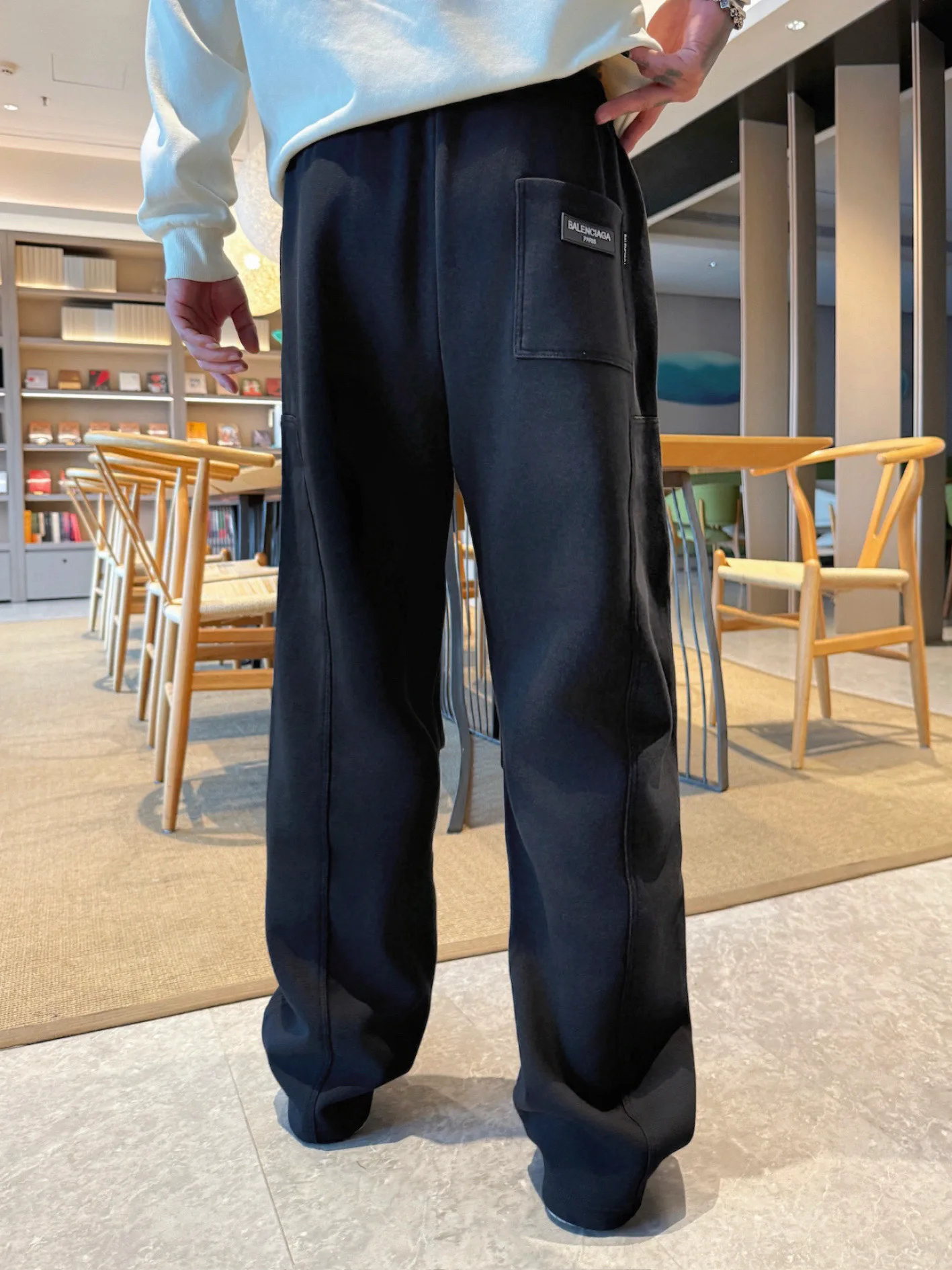 Men's Trousers BALENCIAGA 18345827