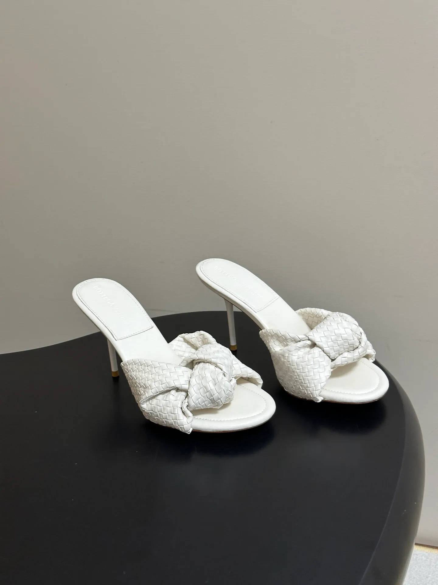 Women's Mules And Clogs BOTTEGA VENETA 17480732