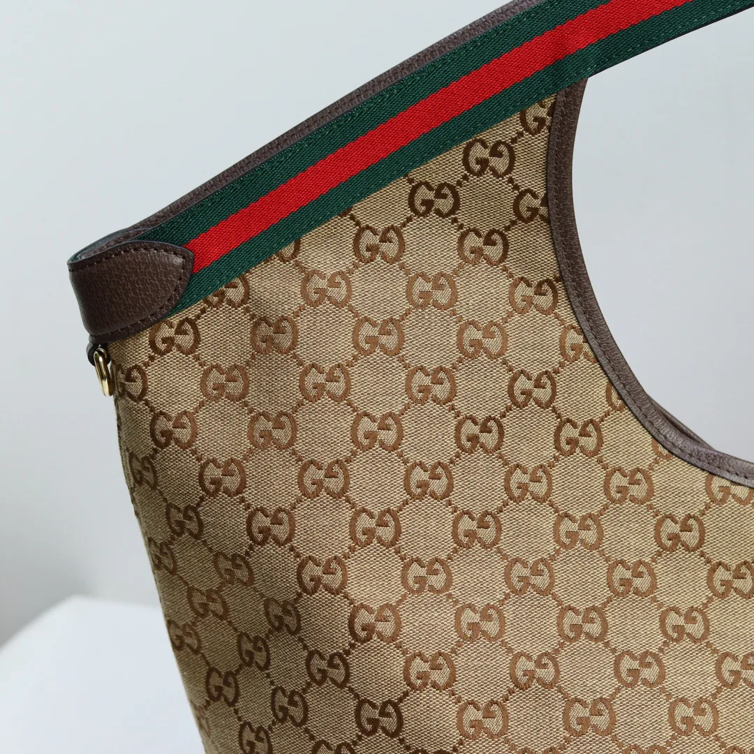 Women's Classic Handbags GUCCI 18262392