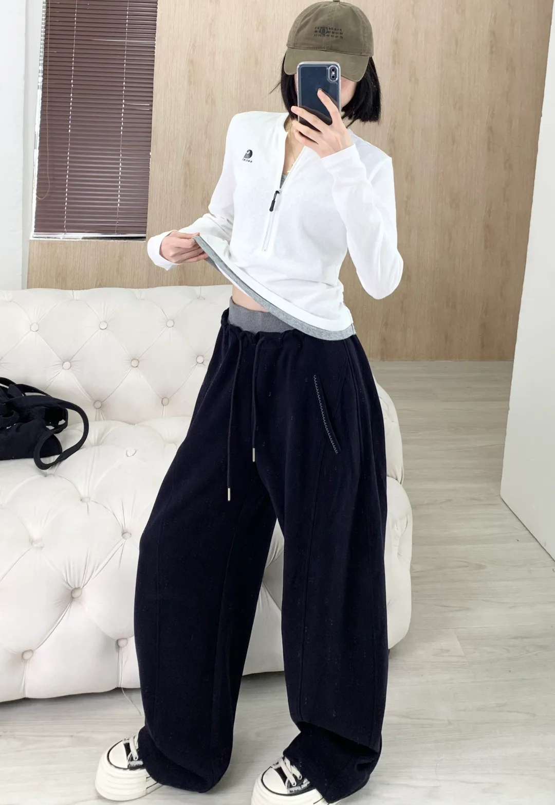 Women's Trousers LOEWE 18199269