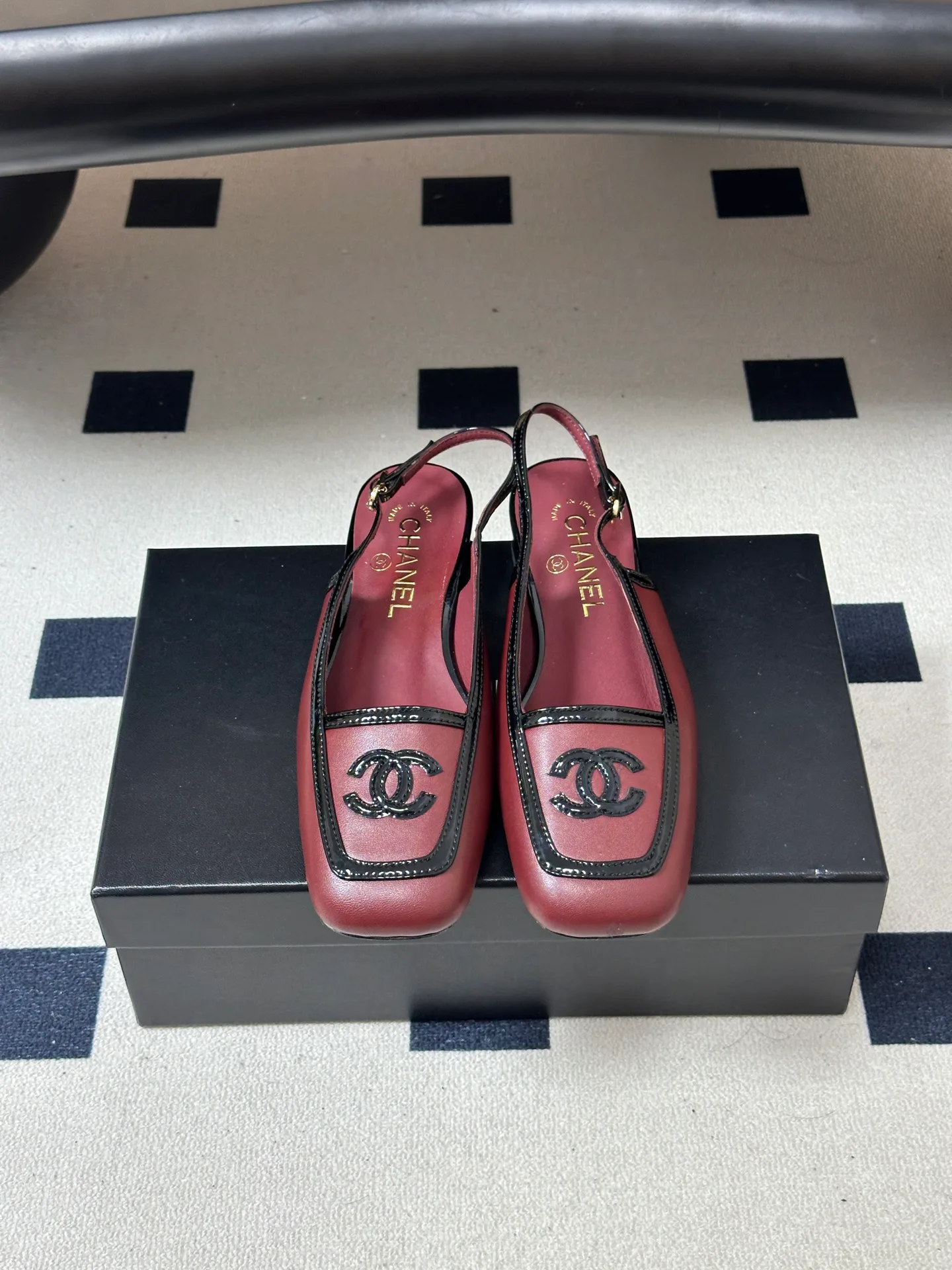 Women's Open-Toe Sandals CHANEL 18041939