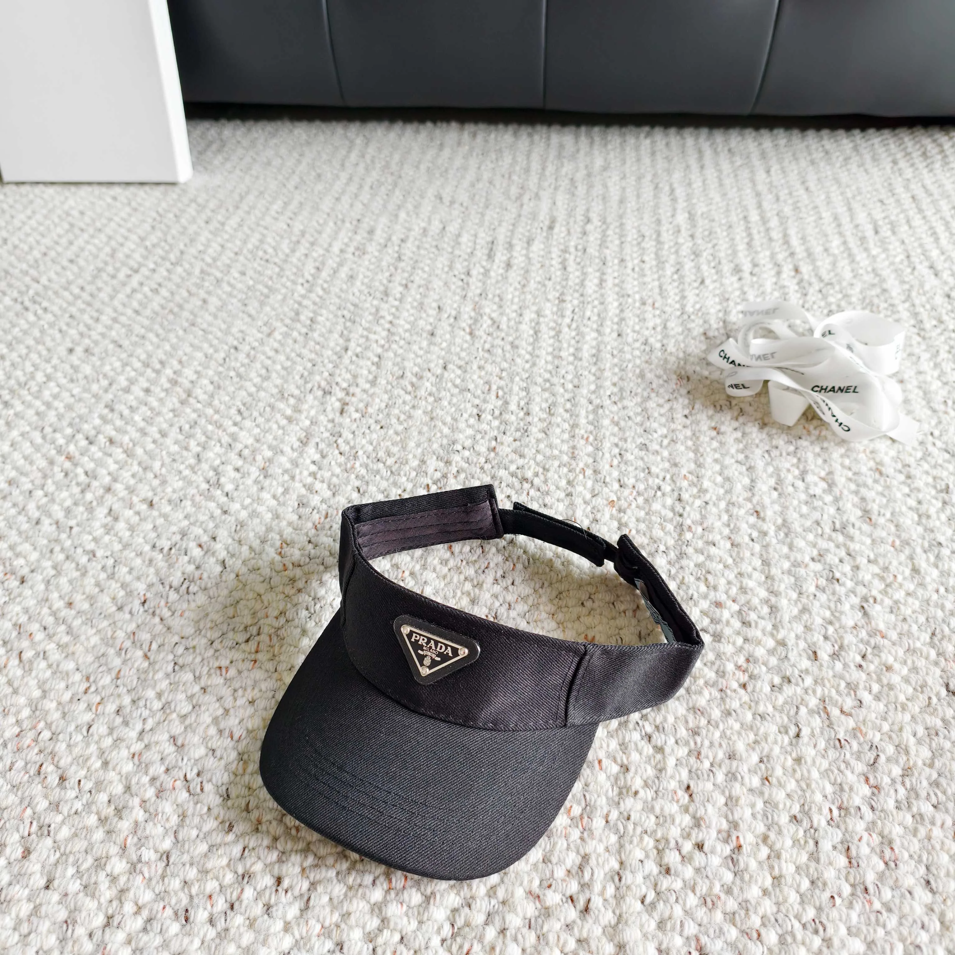 Hats PRADA 17498305