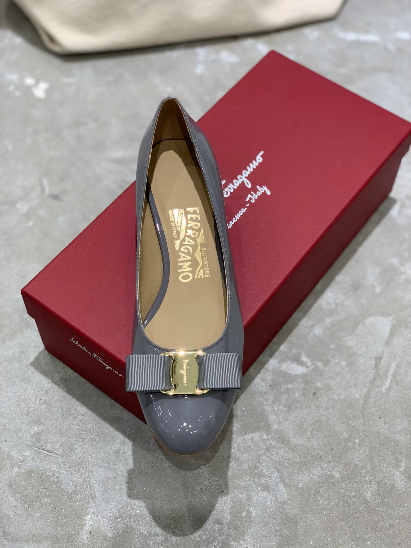 Women's Ballet Flats SALVATORE FERRAGAMO 18340672