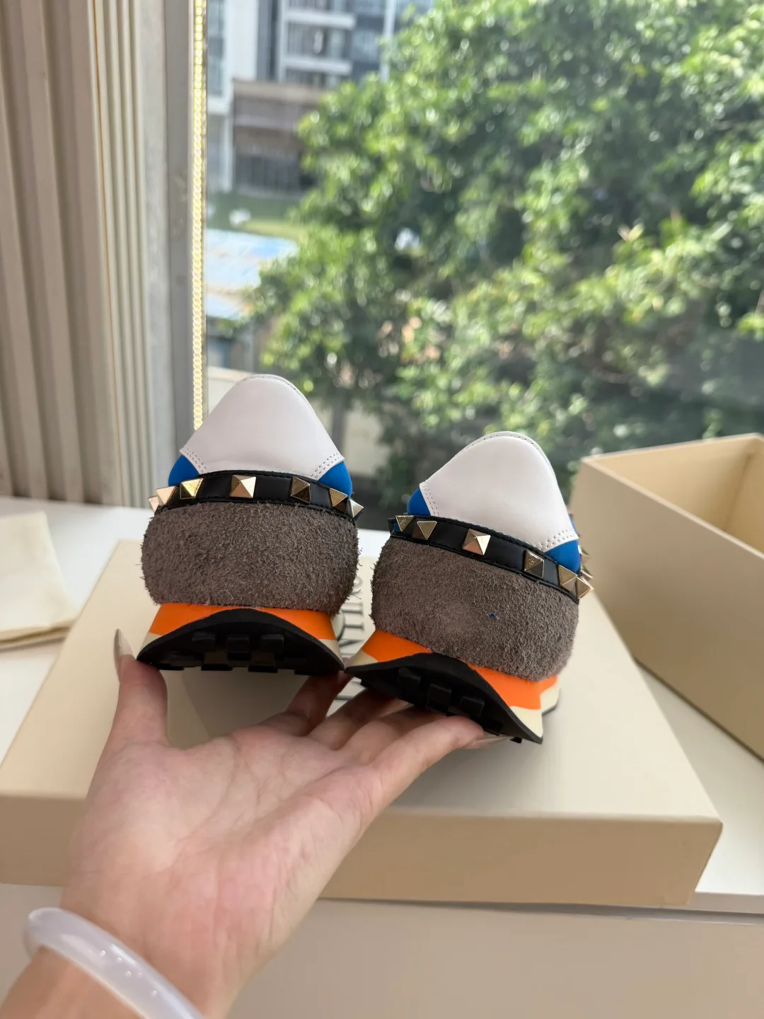 Women's Sneakers VALENTINO 18053442