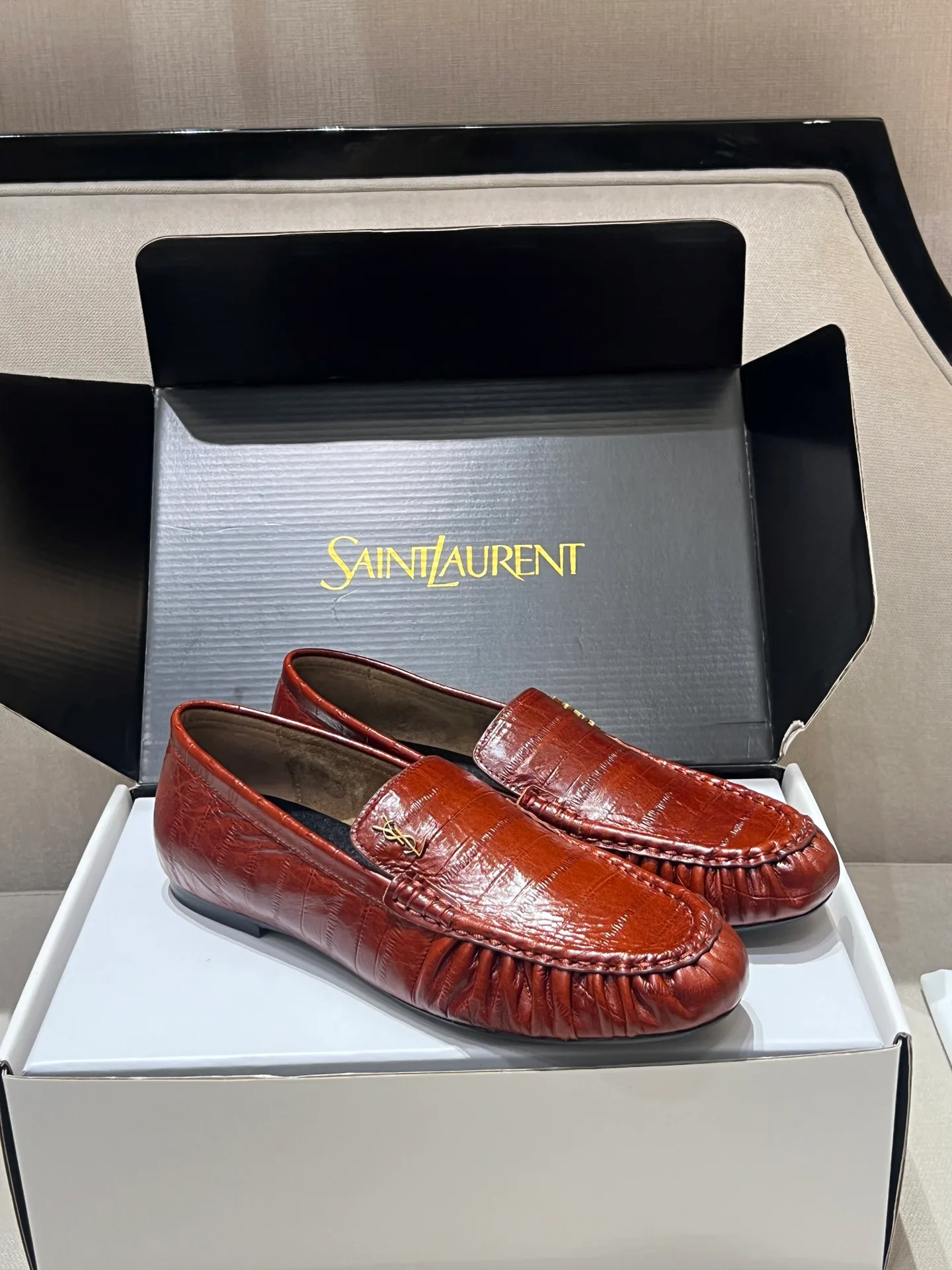 Women's Loafers And Moccasins SAINT LAURENT 17897590
