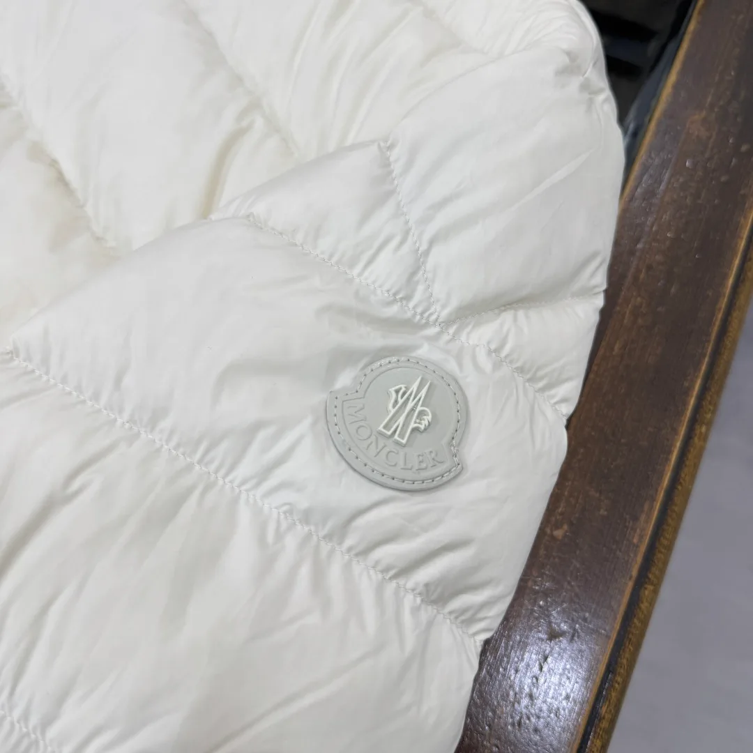 Men's Jackets And Down Jackets MONCLER 18001937