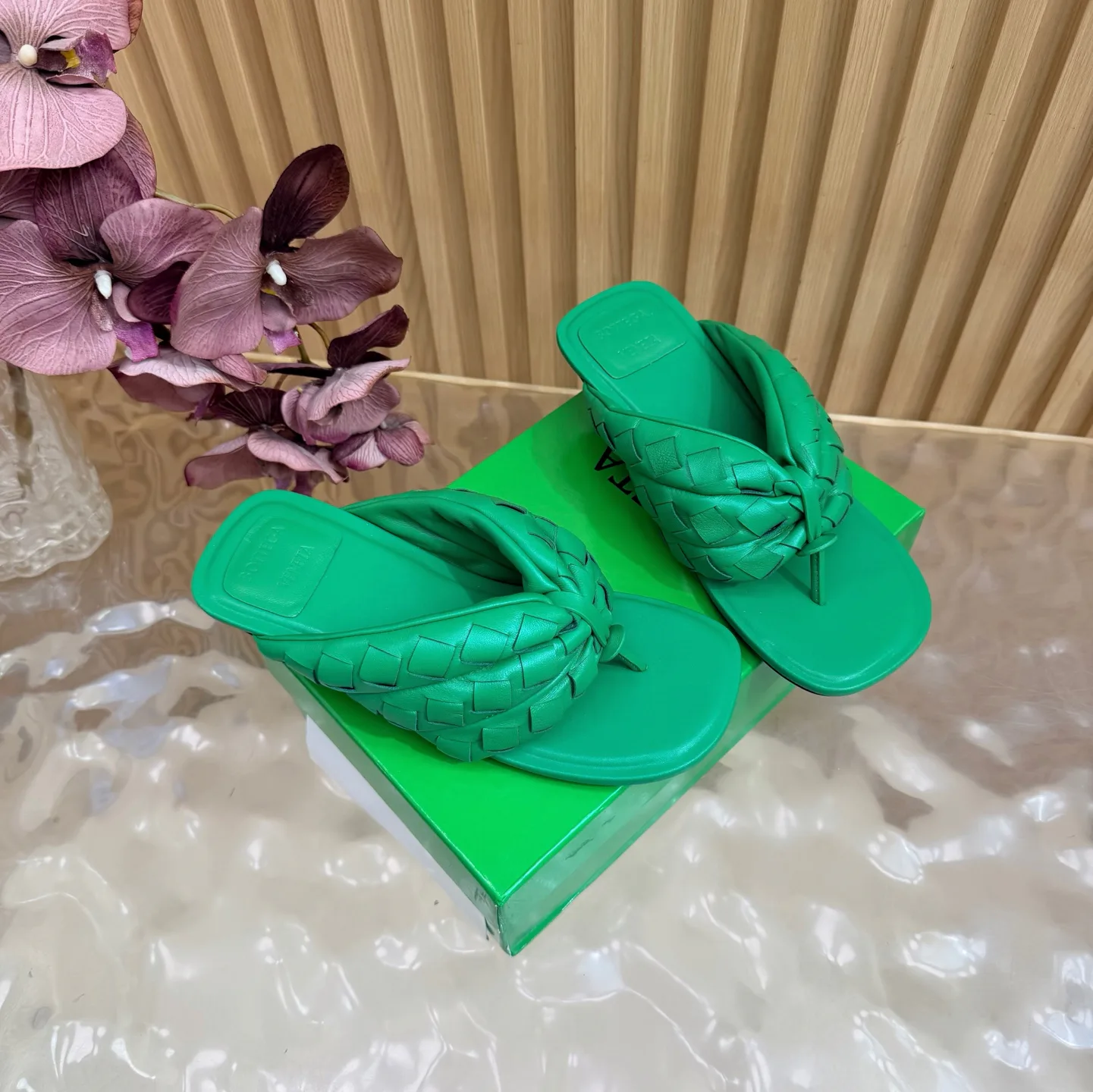 Women's Flip-Flops BOTTEGA VENETA 17137816