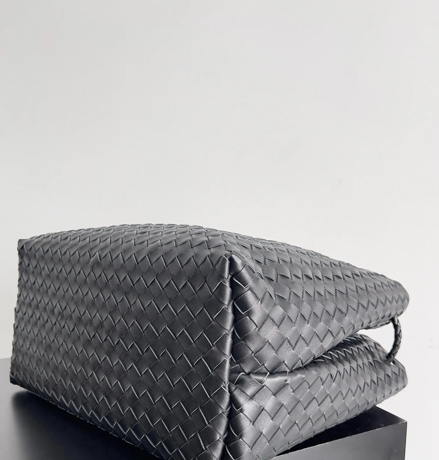 Women's Classic Handbags BOTTEGA VENETA 17972835