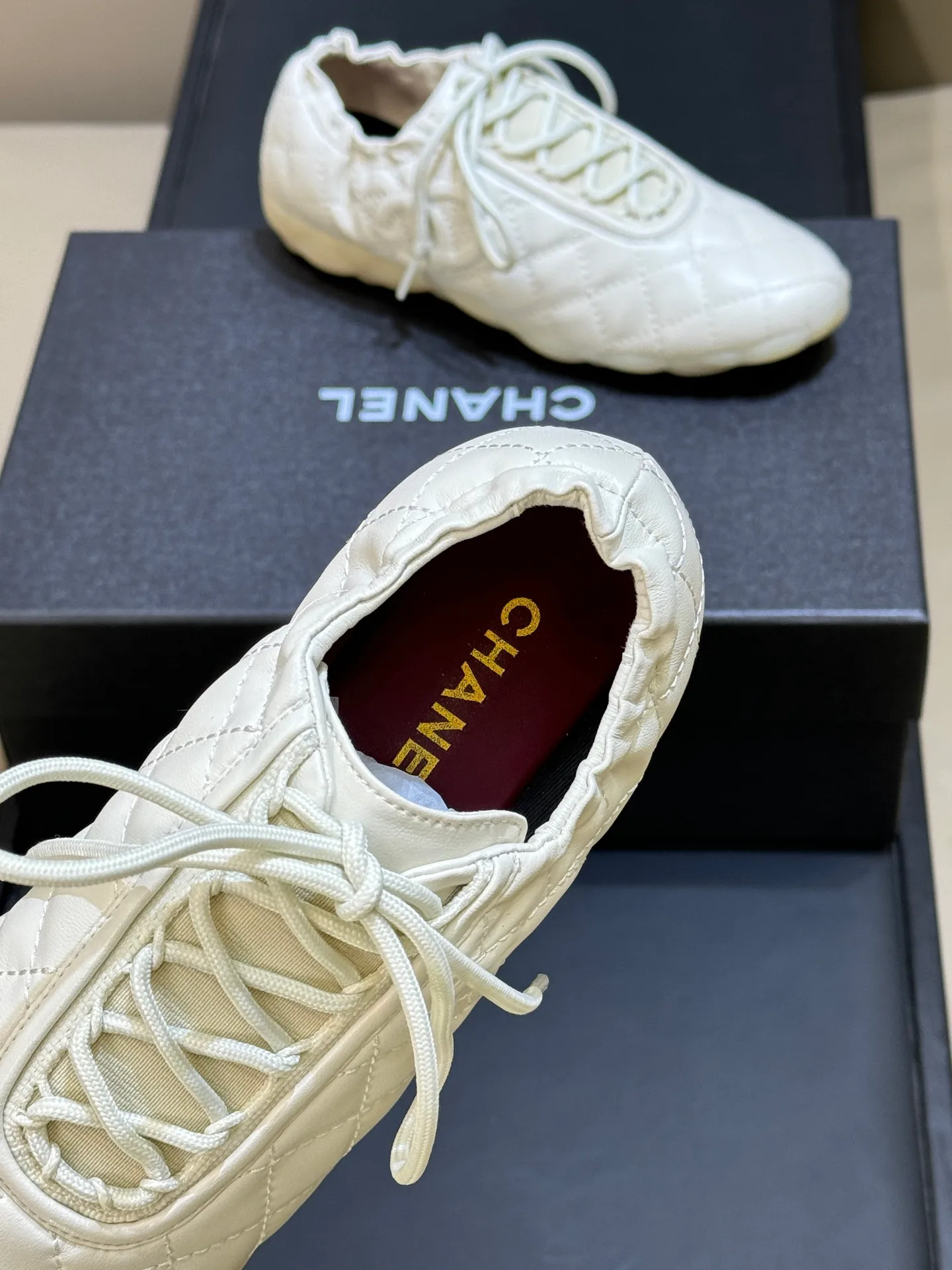 Women's Sneakers CHANEL 18072928