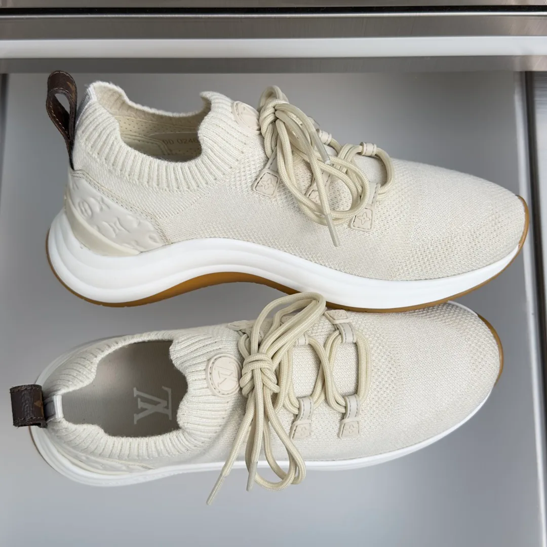 Women's Sneakers LOUIS VUITTON 17950526