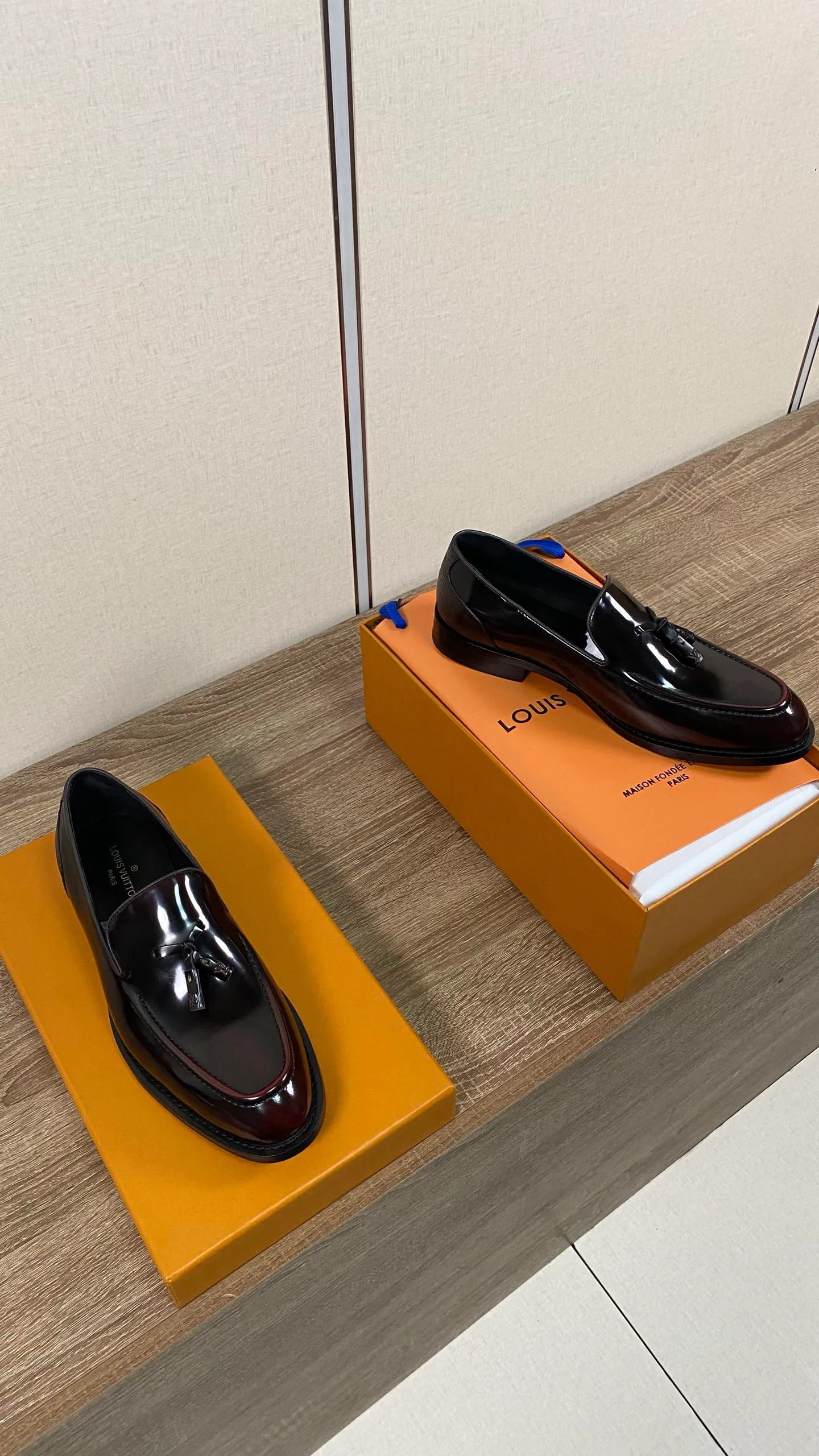 Men's Loafers And Dress Shoes LOUIS VUITTON 18078666