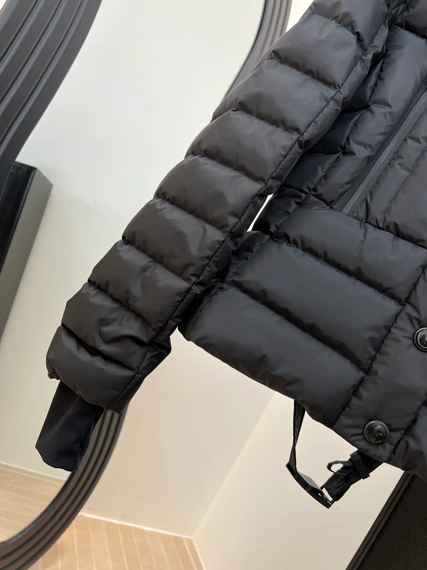 Women's Jackets And Down Jackets MONCLER 18149125