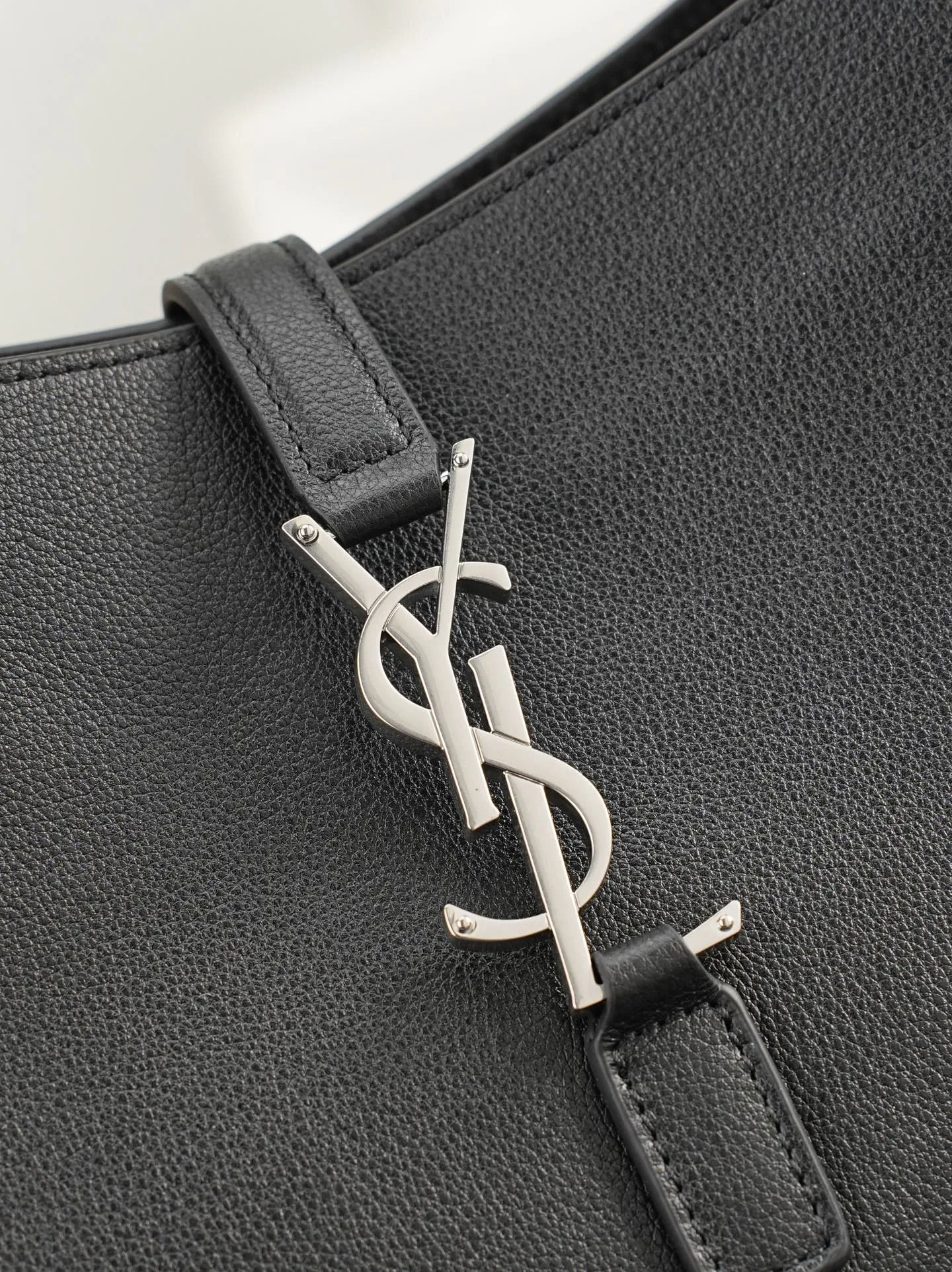 Women's Classic Handbags SAINT LAURENT 18004333