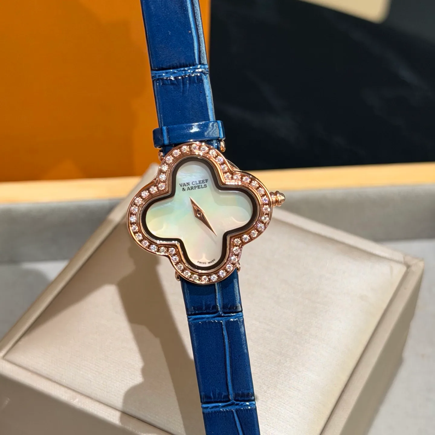 Women's Watches VAN CLEEF & ARPELS 18362058